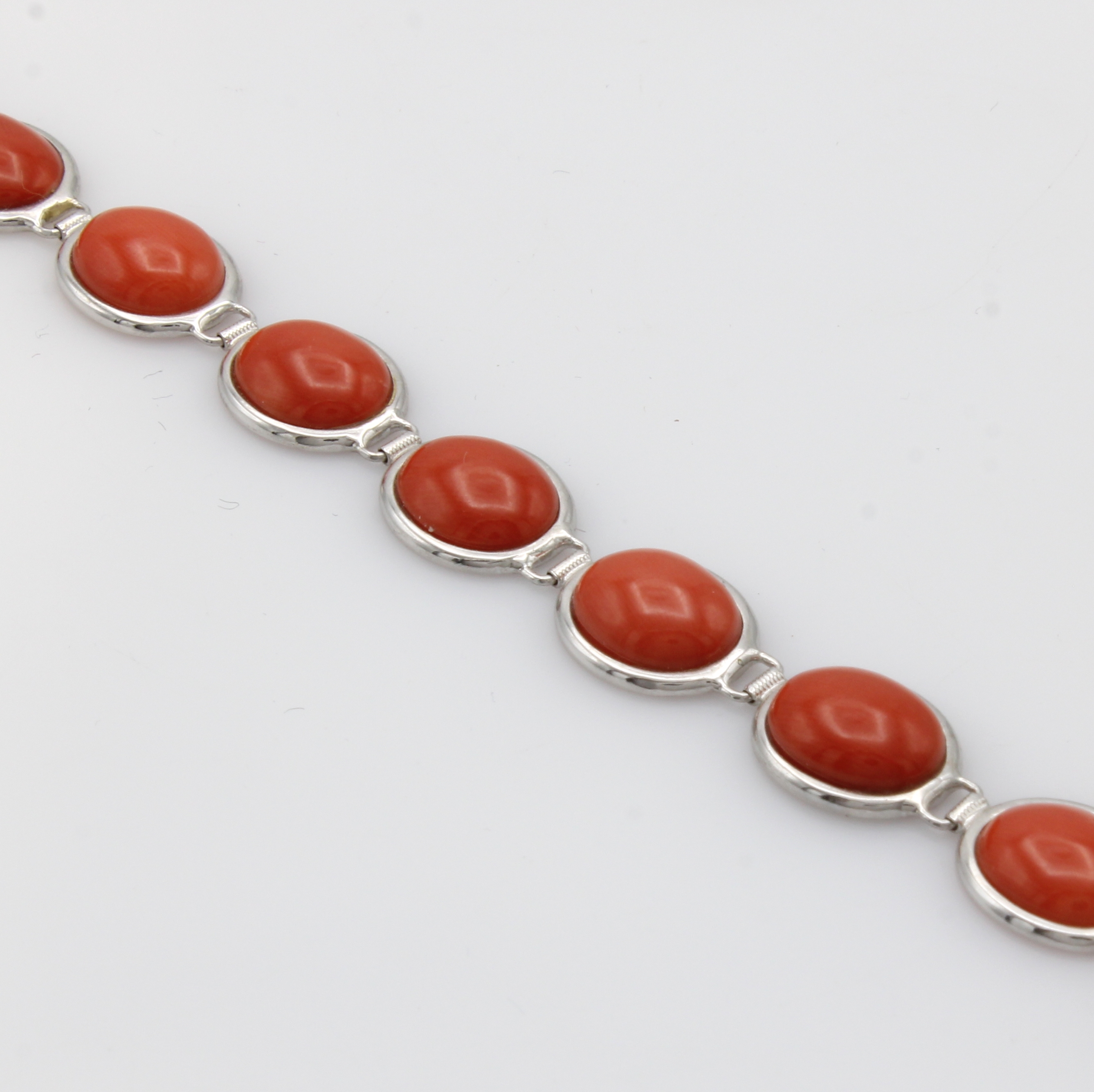 Image 27054220 - Armband mit Korallen, WG 750/000, 12 ovale Korallen in Momo-Rot ca. 10x8 mm, Kasten- ...