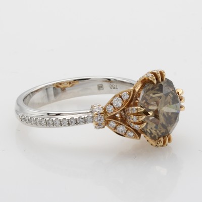 27054208a - Ring mit Brillanten, RG/WG 750/000, Mittel- stein ca. 3.30 ct nat.braun/p1 u. ...
