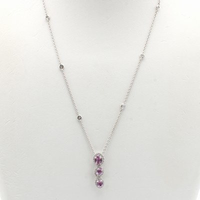 Image Anhänger mit Saphiren und Brillanten, WG 750/000, 52 Brill. z.T. in Kette integriert ...