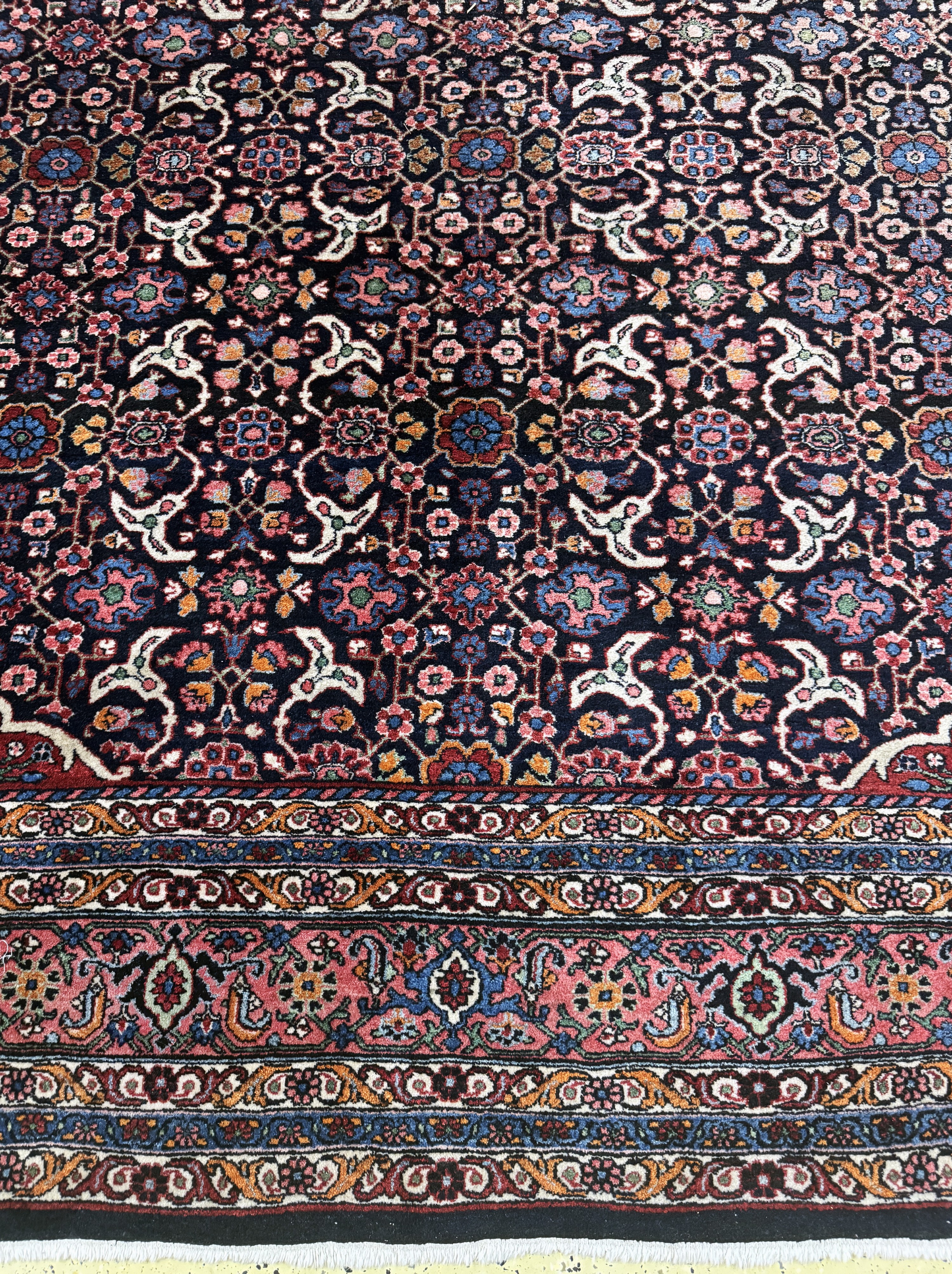 Detail c: Bidjar Kork alt, Persien, Mitte 20.Jhd, Wolle auf Baumwolle, ca. 382 x 266 cm, Reinigungsbedürftig, EHZ: 2(restauriert).