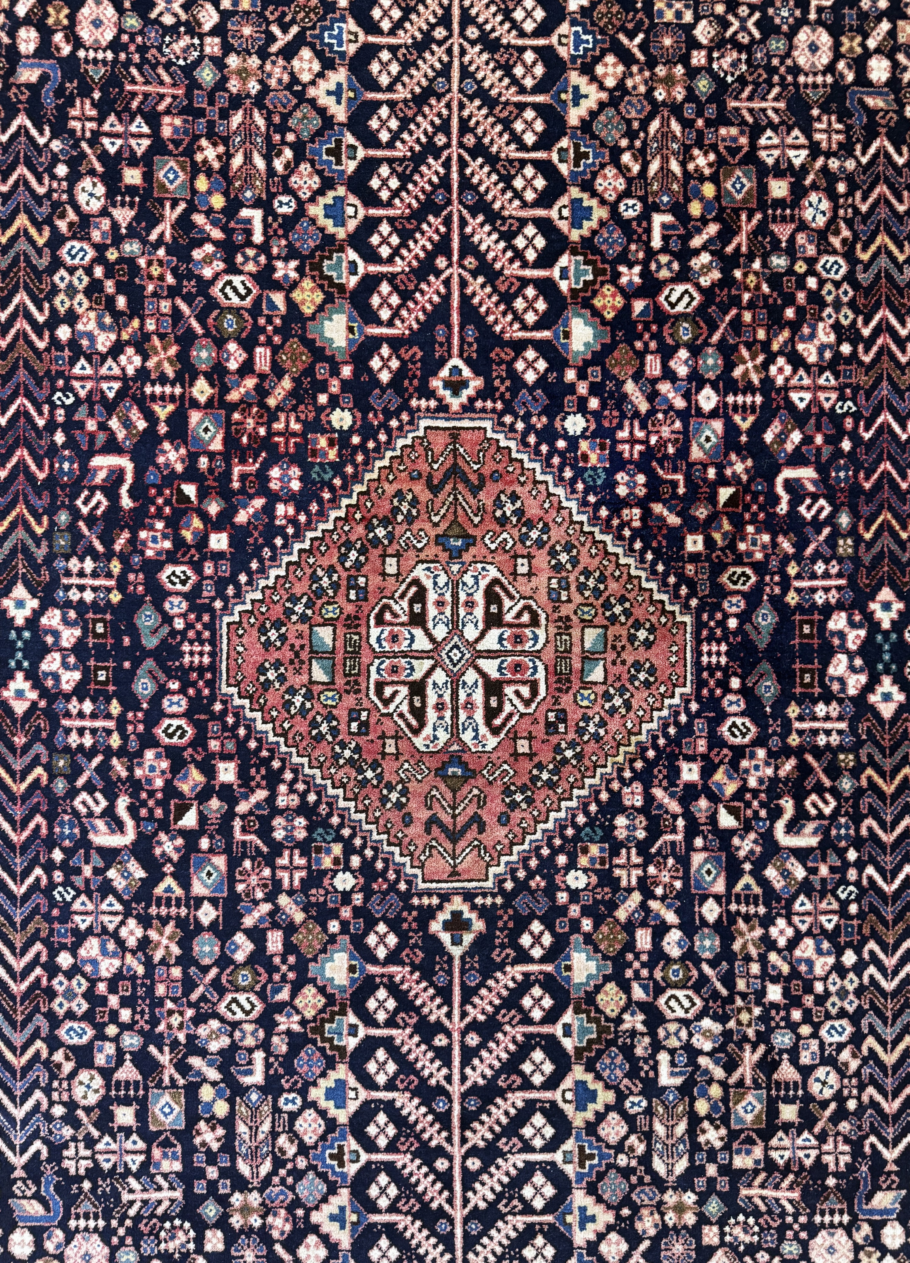 Detail c: Abadeh, Persien, Ende 20.Jhd, Wolle auf Baumwolle, ca. 305 x 200 cm, verblasst, EHZ: 2