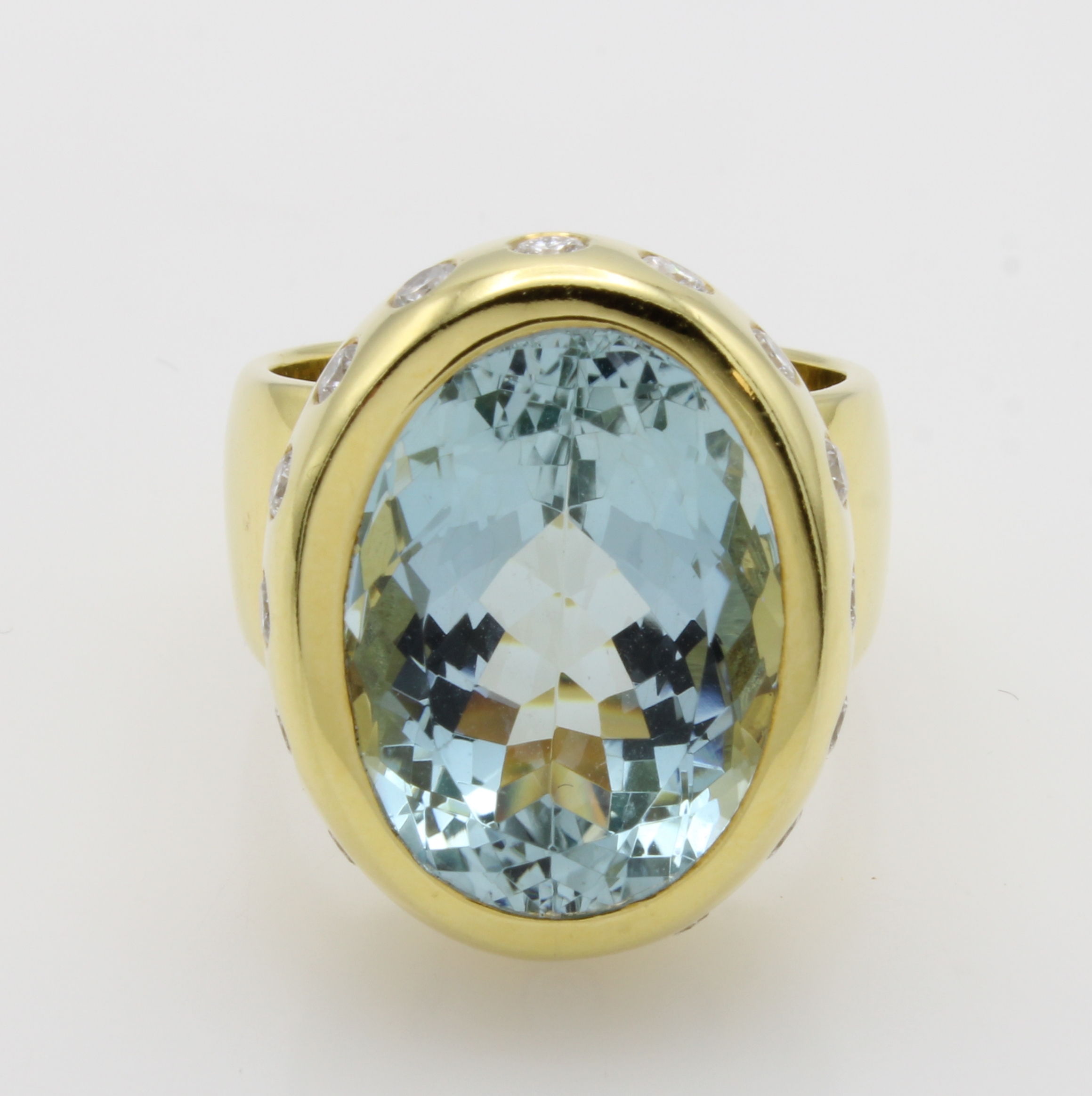 Image 27054513 - Ring mit Aquamarin und Brillanten, GG 585/000, ovaler Aquam. ca. 12.51 ct, Brill. ...