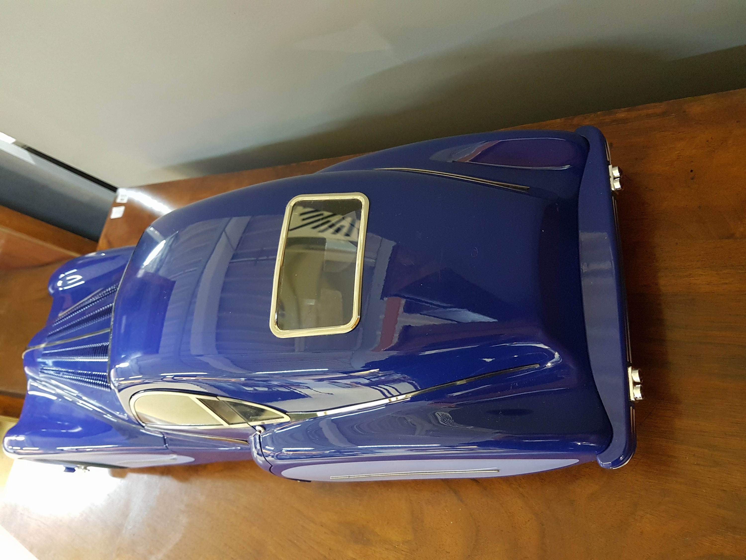Detail c: The Blue Car, maßstabsgetreues Modell (1:7) des Talbot Lago T26, Magic Super Toys, Frankfurt, 2010er-Jahre, eines von 50 handgefertigten Exemplaren, ...
