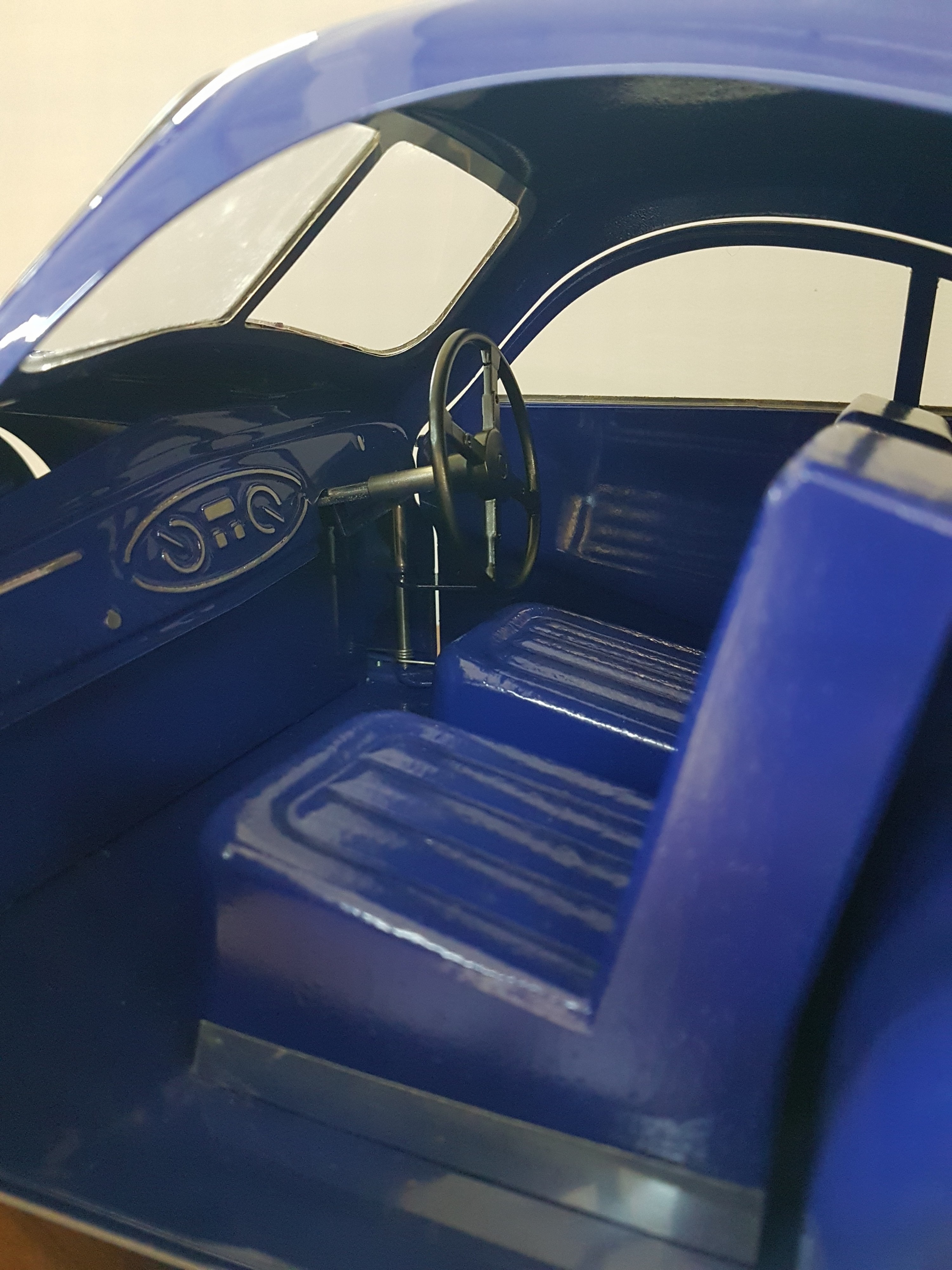 Detail e: The Blue Car, maßstabsgetreues Modell (1:7) des Talbot Lago T26, Magic Super Toys, Frankfurt, 2010er-Jahre, eines von 50 handgefertigten Exemplaren, ...