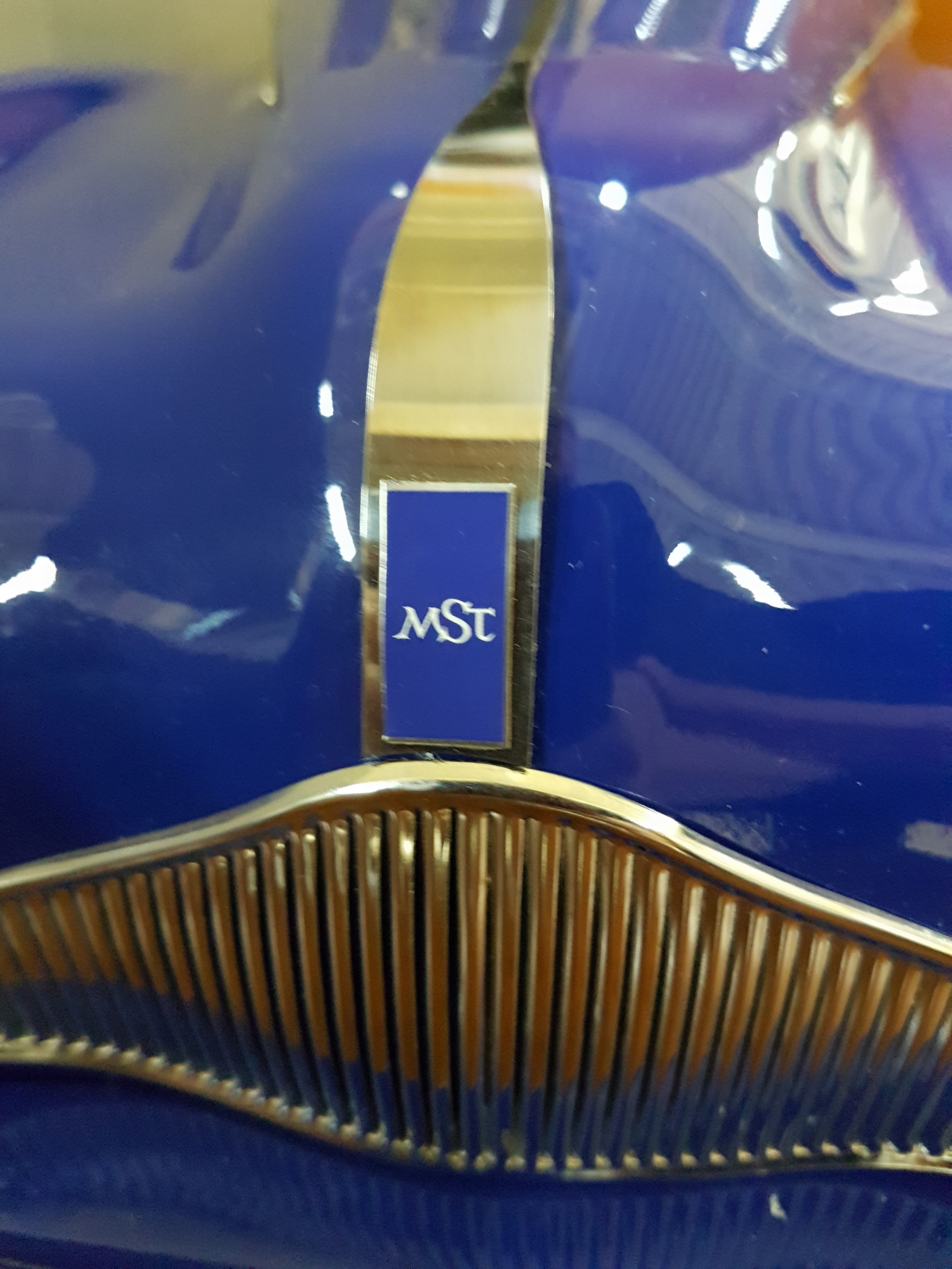 Detail g: The Blue Car, maßstabsgetreues Modell (1:7) des Talbot Lago T26, Magic Super Toys, Frankfurt, 2010er-Jahre, eines von 50 handgefertigten Exemplaren, ...