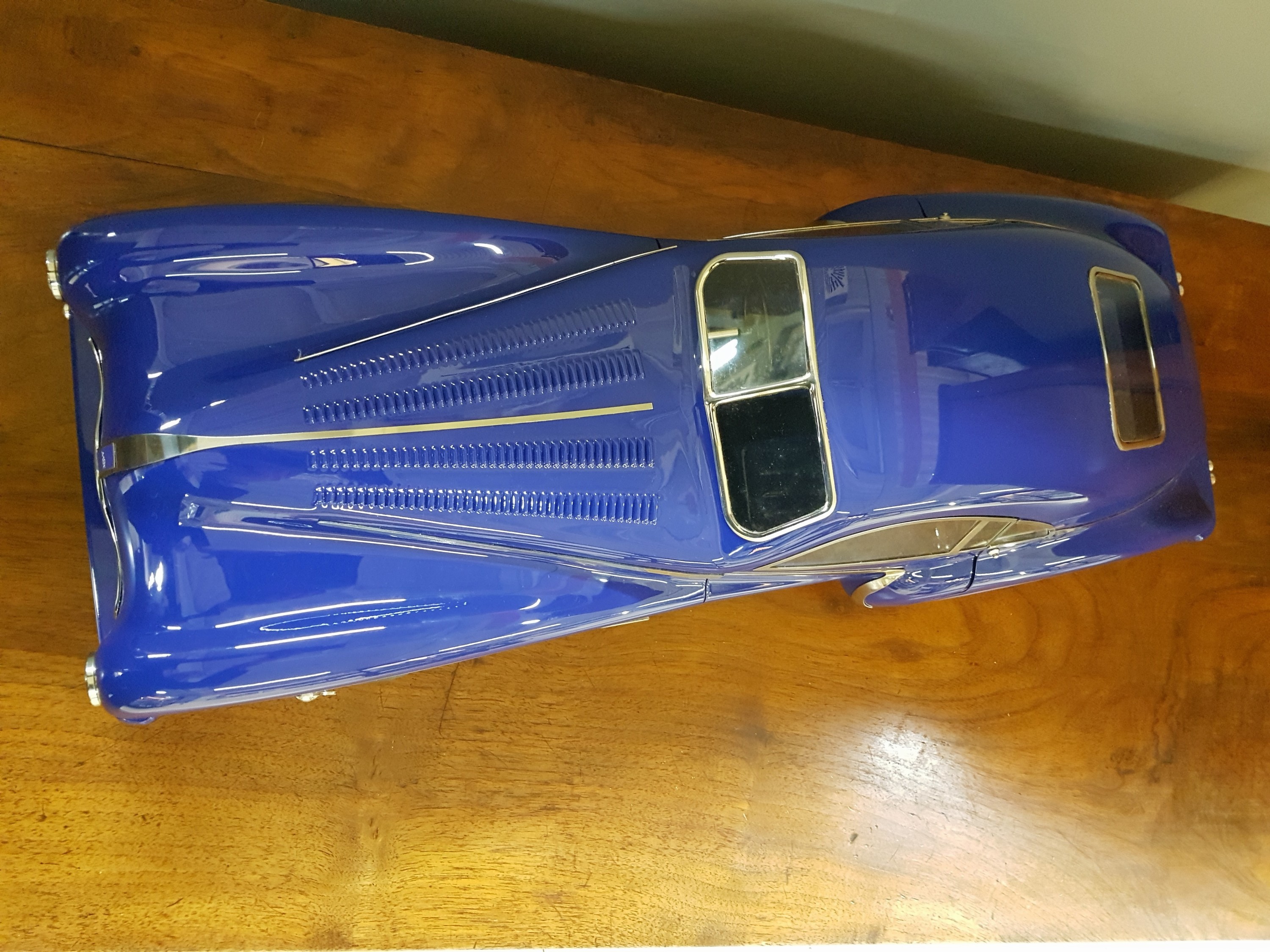 Detail h: The Blue Car, maßstabsgetreues Modell (1:7) des Talbot Lago T26, Magic Super Toys, Frankfurt, 2010er-Jahre, eines von 50 handgefertigten Exemplaren, ...