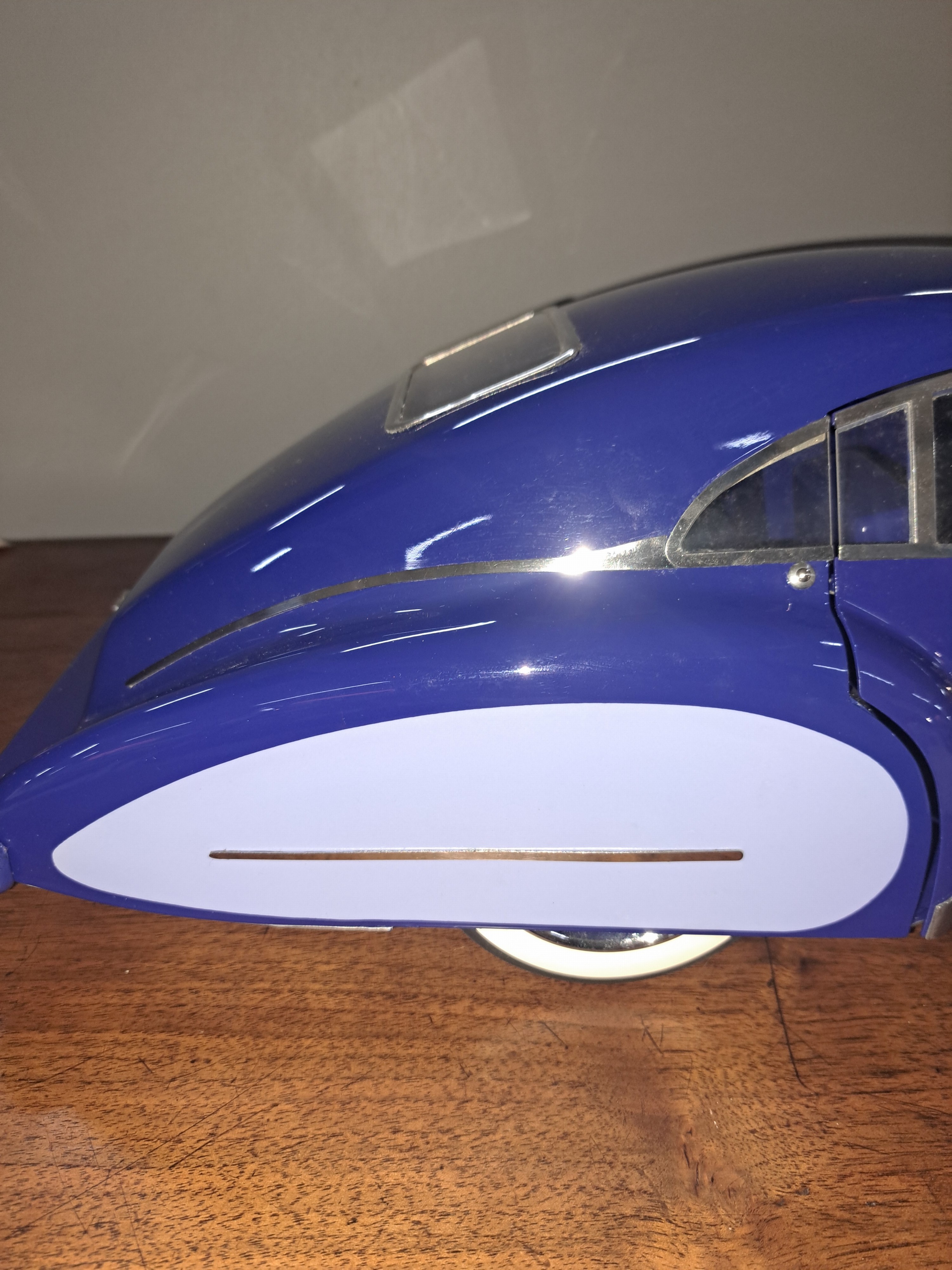 Detail n: The Blue Car, maßstabsgetreues Modell (1:7) des Talbot Lago T26, Magic Super Toys, Frankfurt, 2010er-Jahre, eines von 50 handgefertigten Exemplaren, ...