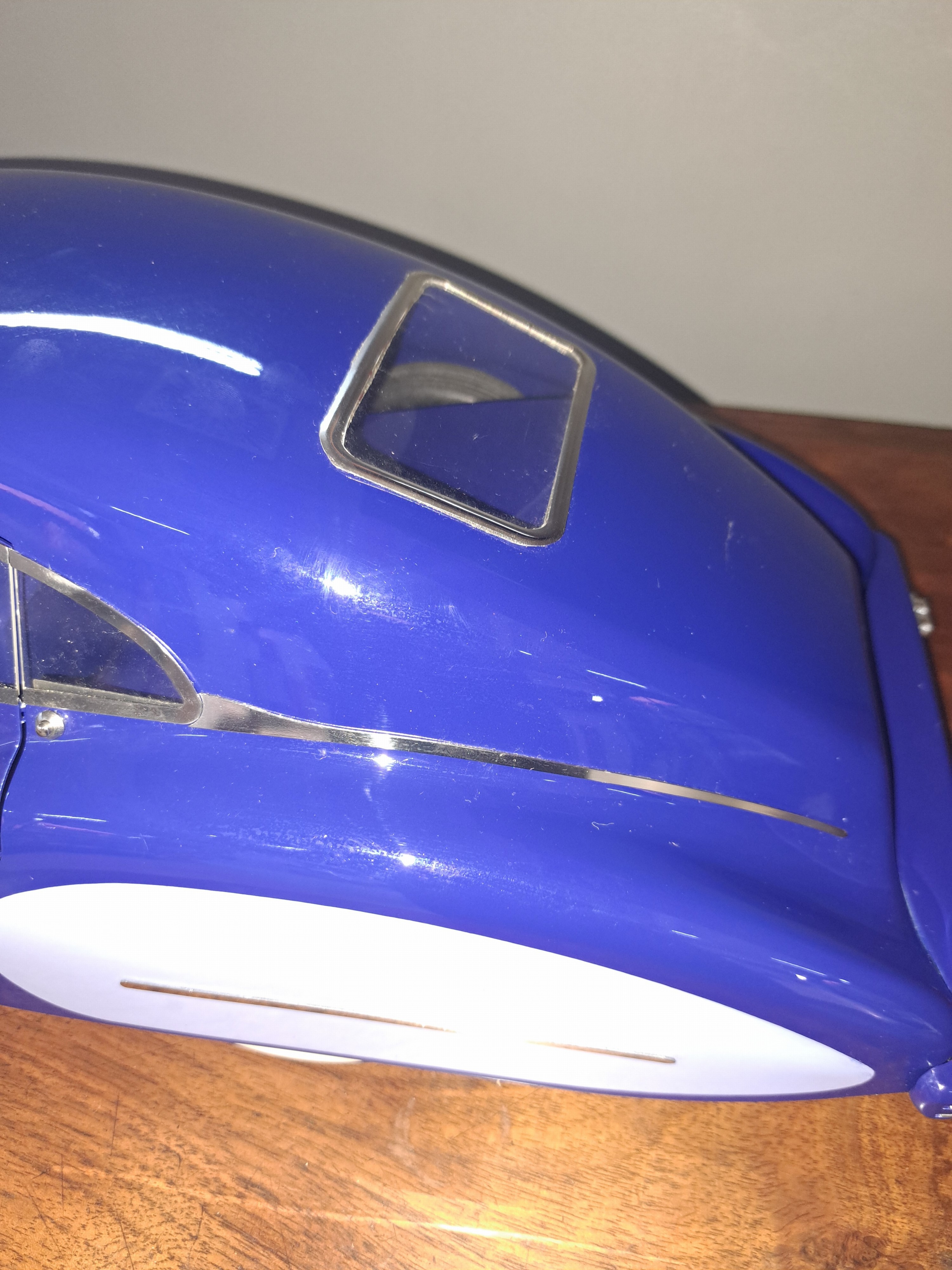 Detail p: The Blue Car, maßstabsgetreues Modell (1:7) des Talbot Lago T26, Magic Super Toys, Frankfurt, 2010er-Jahre, eines von 50 handgefertigten Exemplaren, ...