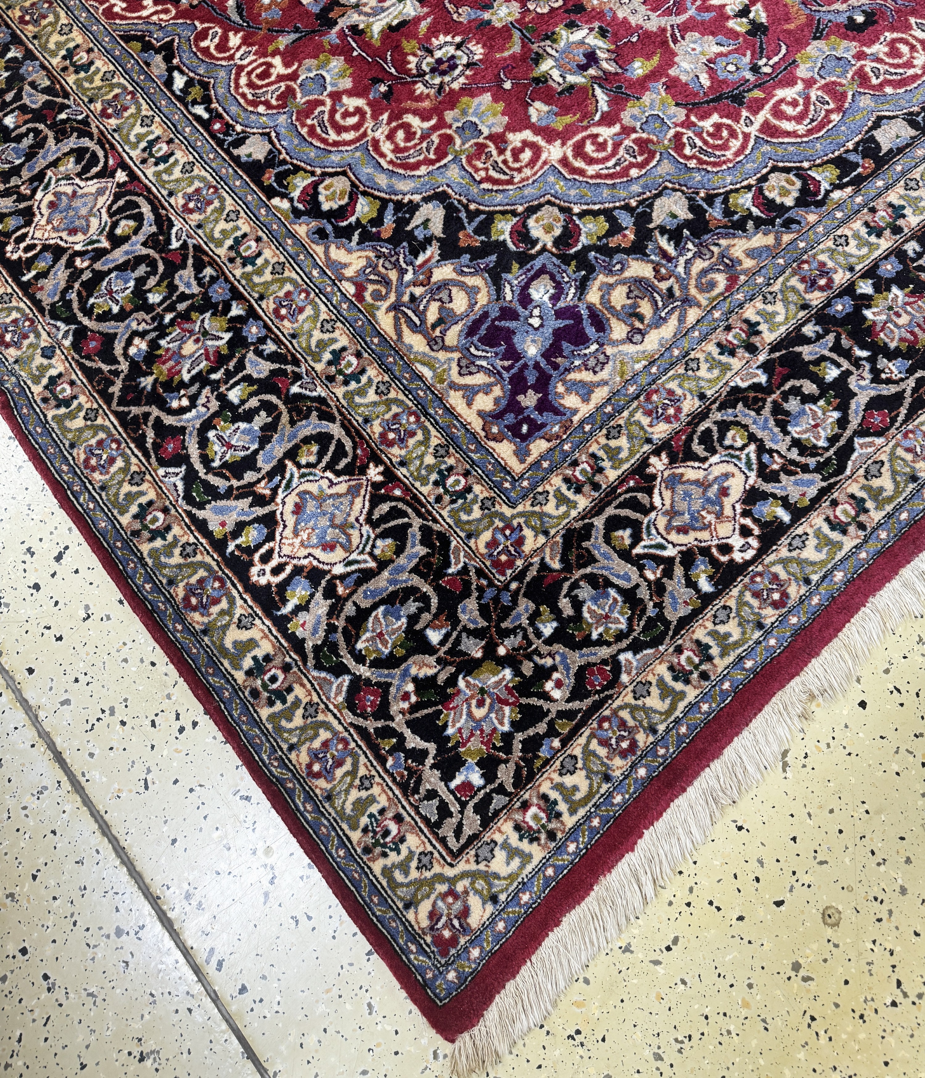 Detail b: Mesched, Persien, Ende 20.Jhd, Wolle mit Seide, ca. 353 x 247 cm, EHZ: 2