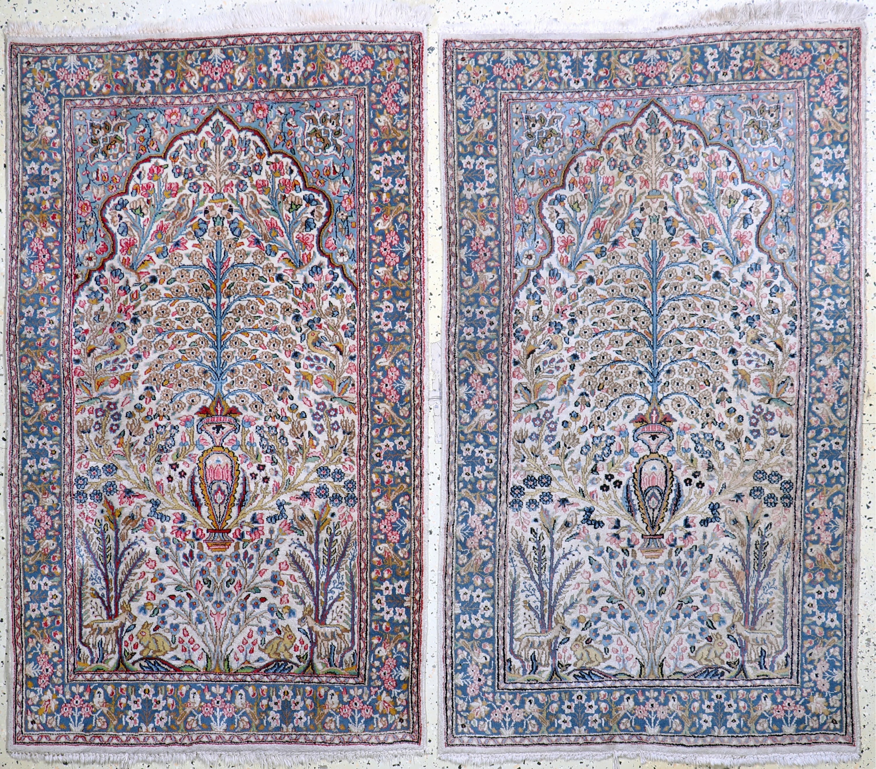 Image 27054524 - 2 Lots Kerman fein, Persien, Ende 20.Jhd, Wolle auf Baumwolle, ca. 154 x 90 cm, ...