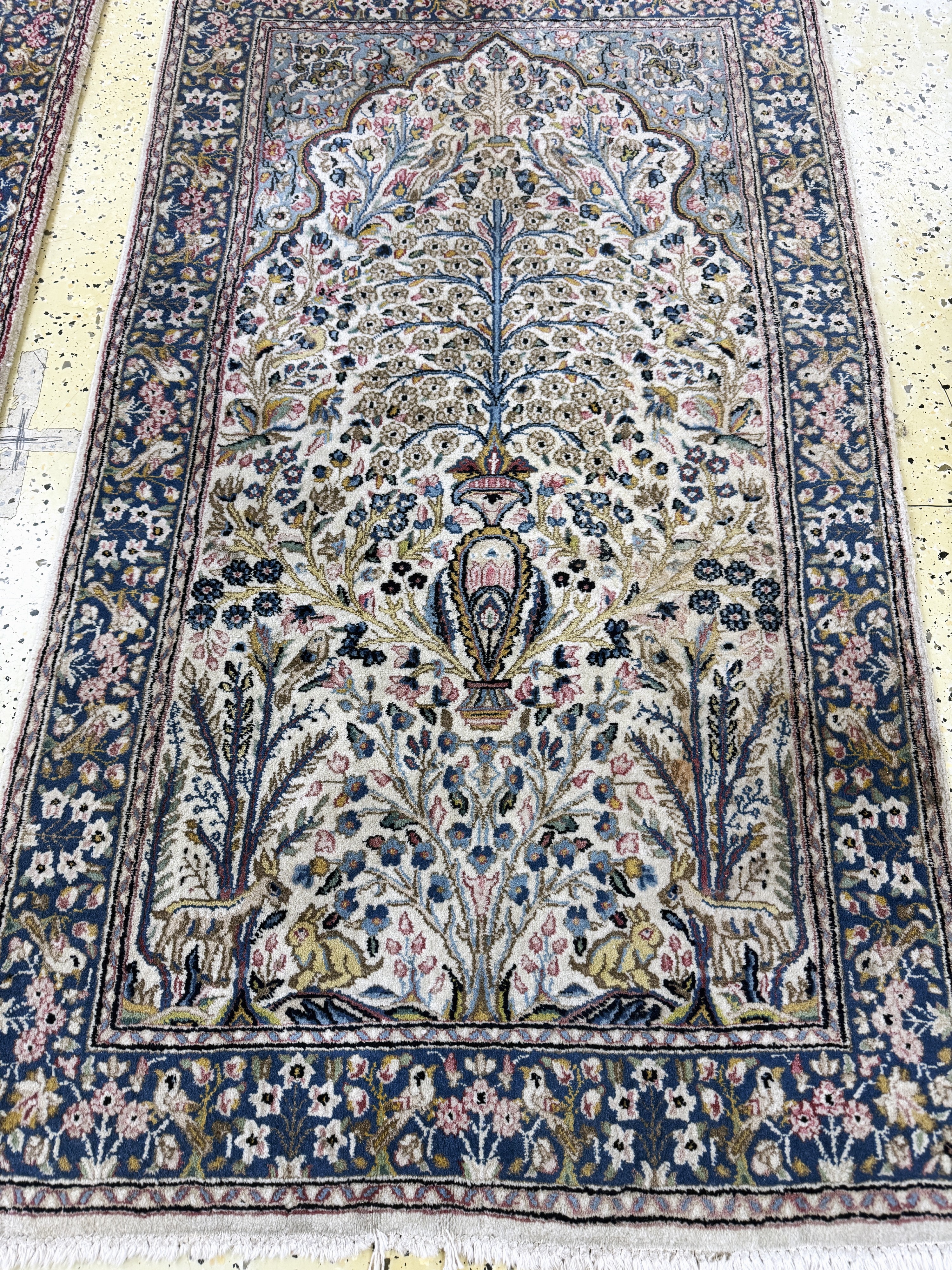 Detail c: 2 Lots Kerman fein, Persien, Ende 20.Jhd, Wolle auf Baumwolle, ca. 154 x 90 cm, Reinigungsbedürftig, EHZ: 2