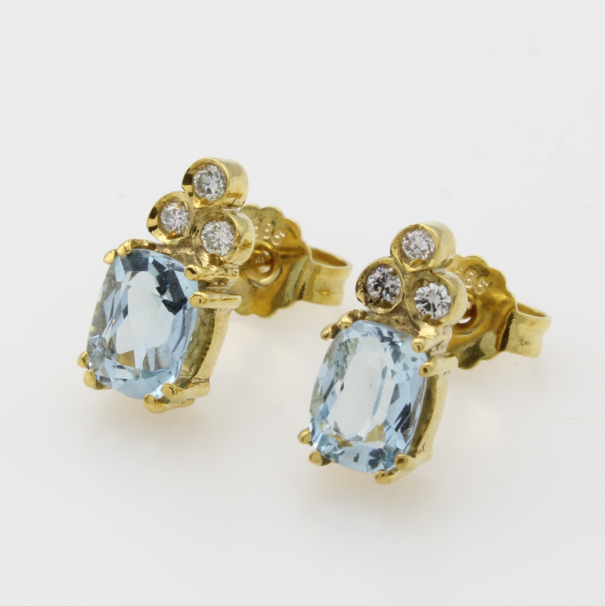 Image 27054532 - Paar Ohrstecker mit Aquamarinen und Brillanten, GG 585/000, 2 ovale Aquam. zus. ca. 1.6 ...