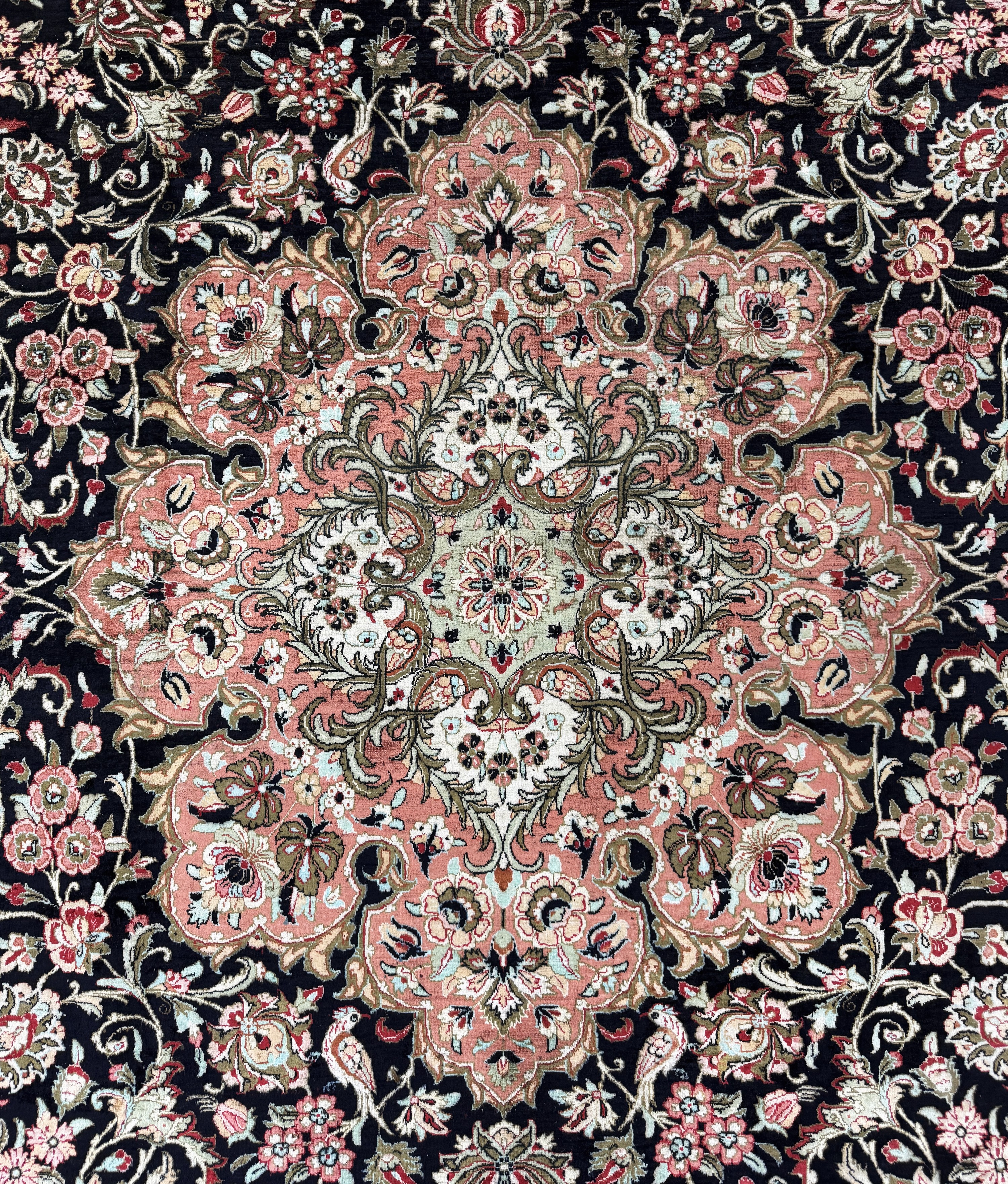 Detail c: Ghom Seide, Persien, Mitte 20.Jhd, reine Naturseide, ca. 300 x 200 cm, EHZ: 3