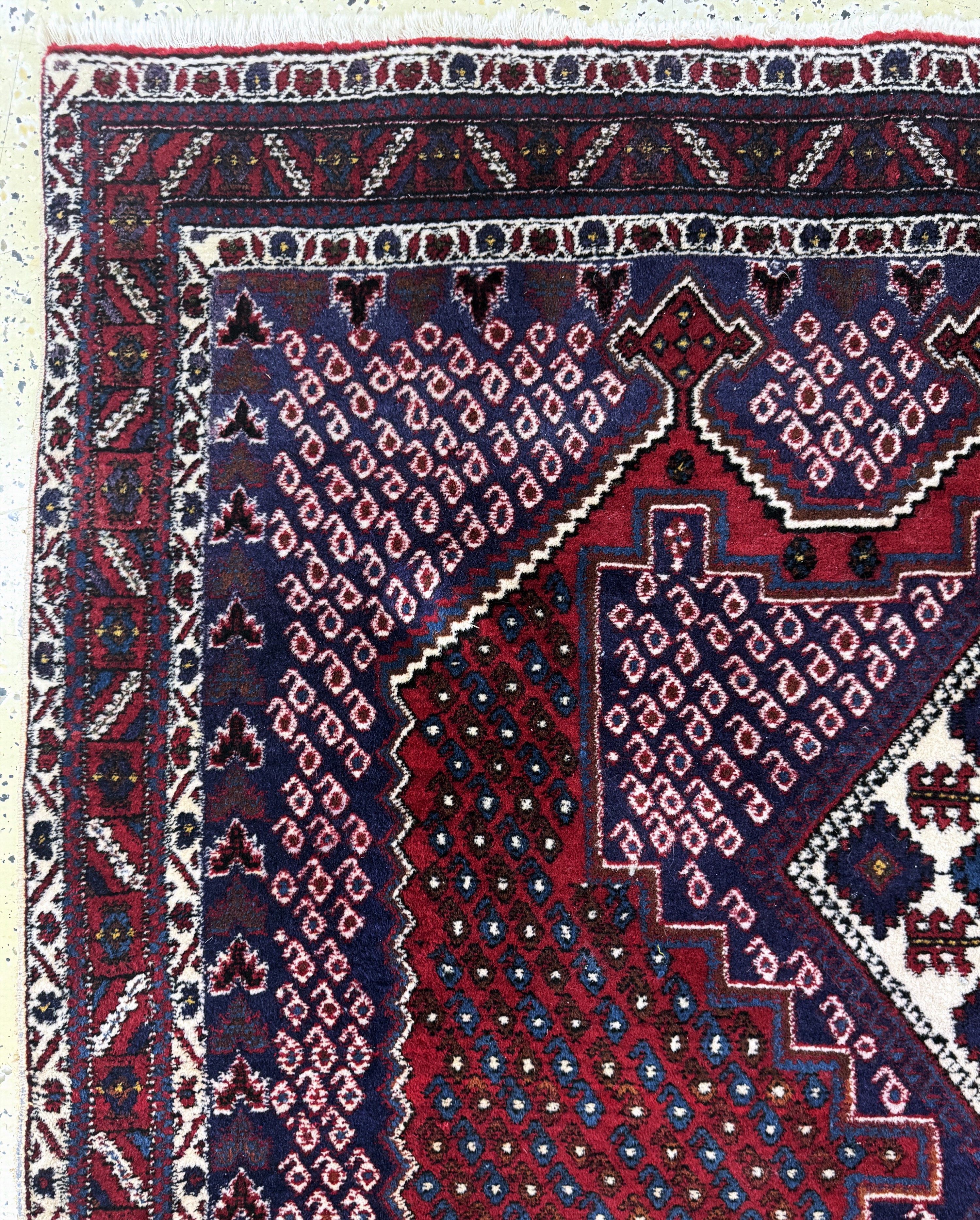 Detail c: Sirjan, Persien, Mitte 20.Jhd, Wolle auf Baumwolle, ca. 237 x 160 cm, EHZ: 2