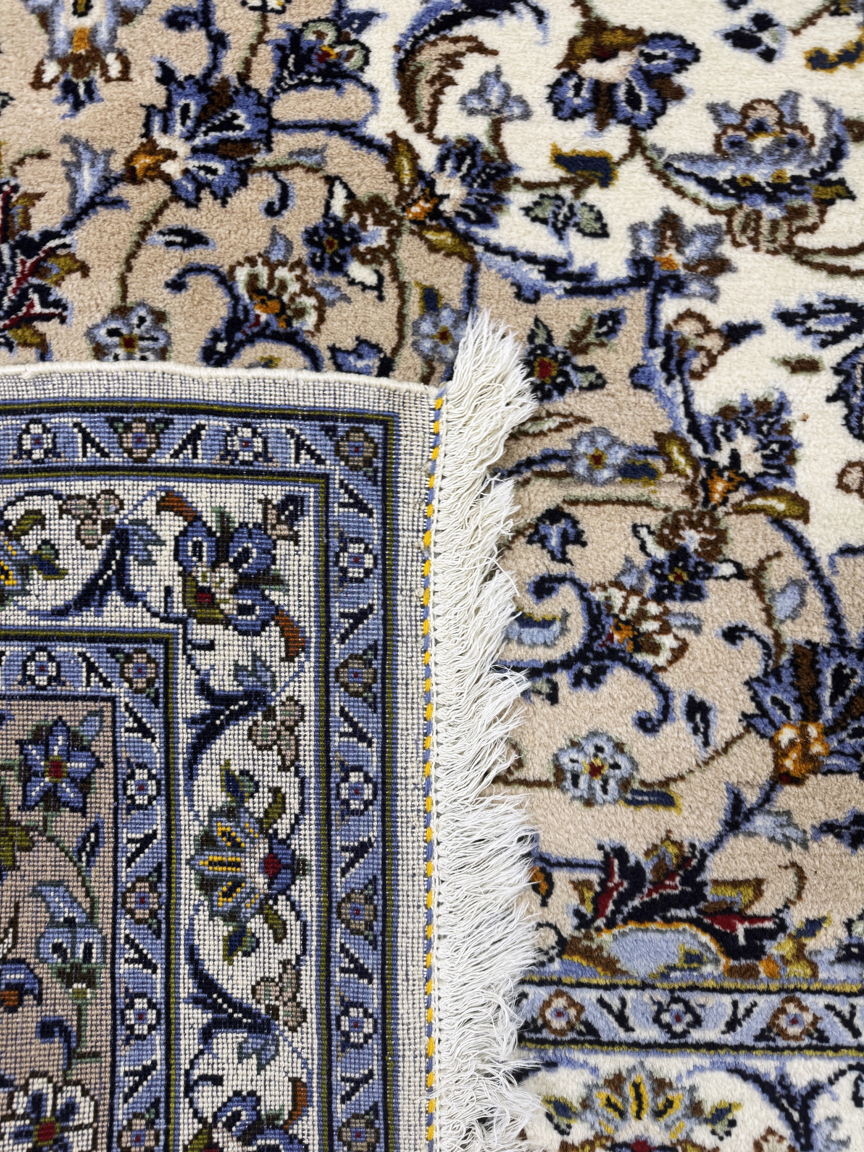 Detail i: Keschan, Persien, Ende 20.Jhd, Wolle auf Baumwolle, ca. 400 x 300 cm, Mottenfraß am Rand, EHZ: 2