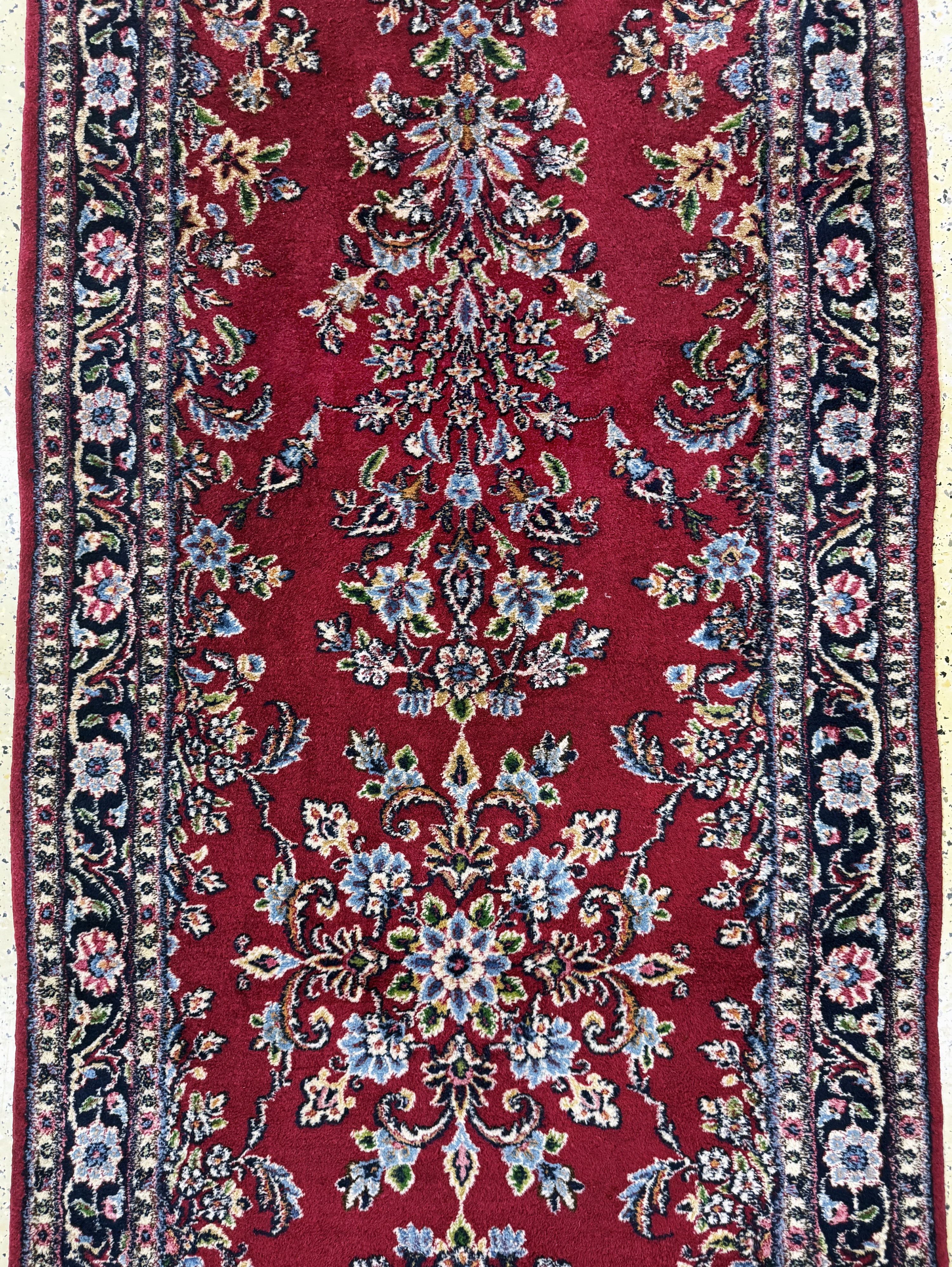 Detail b: Kerman fein, Persien, Mitte 20.Jhd, Wolle auf Baumwolle, ca. 405 x 89 cm, EHZ: 2