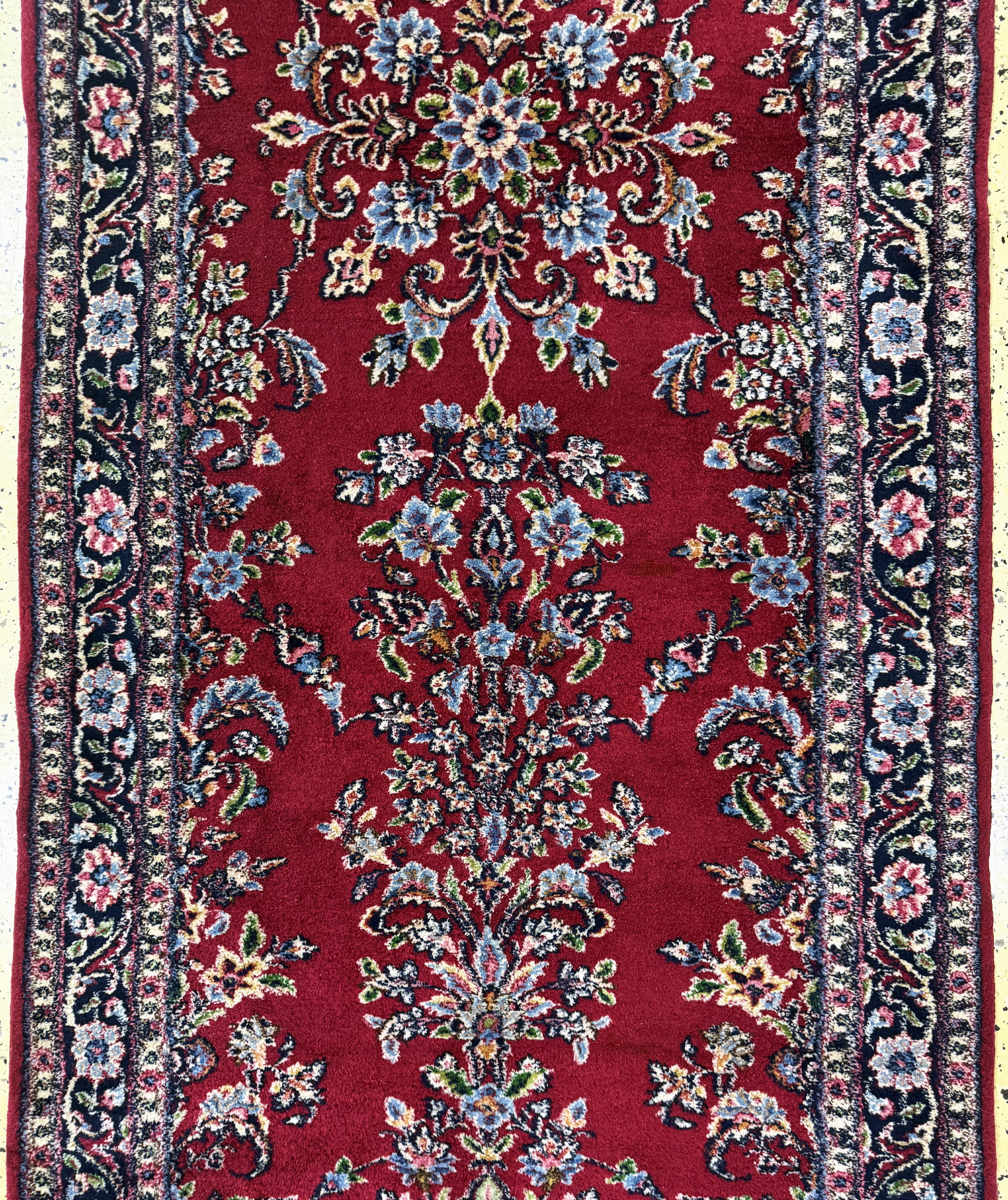 Detail c: Kerman fein, Persien, Mitte 20.Jhd, Wolle auf Baumwolle, ca. 405 x 89 cm, EHZ: 2