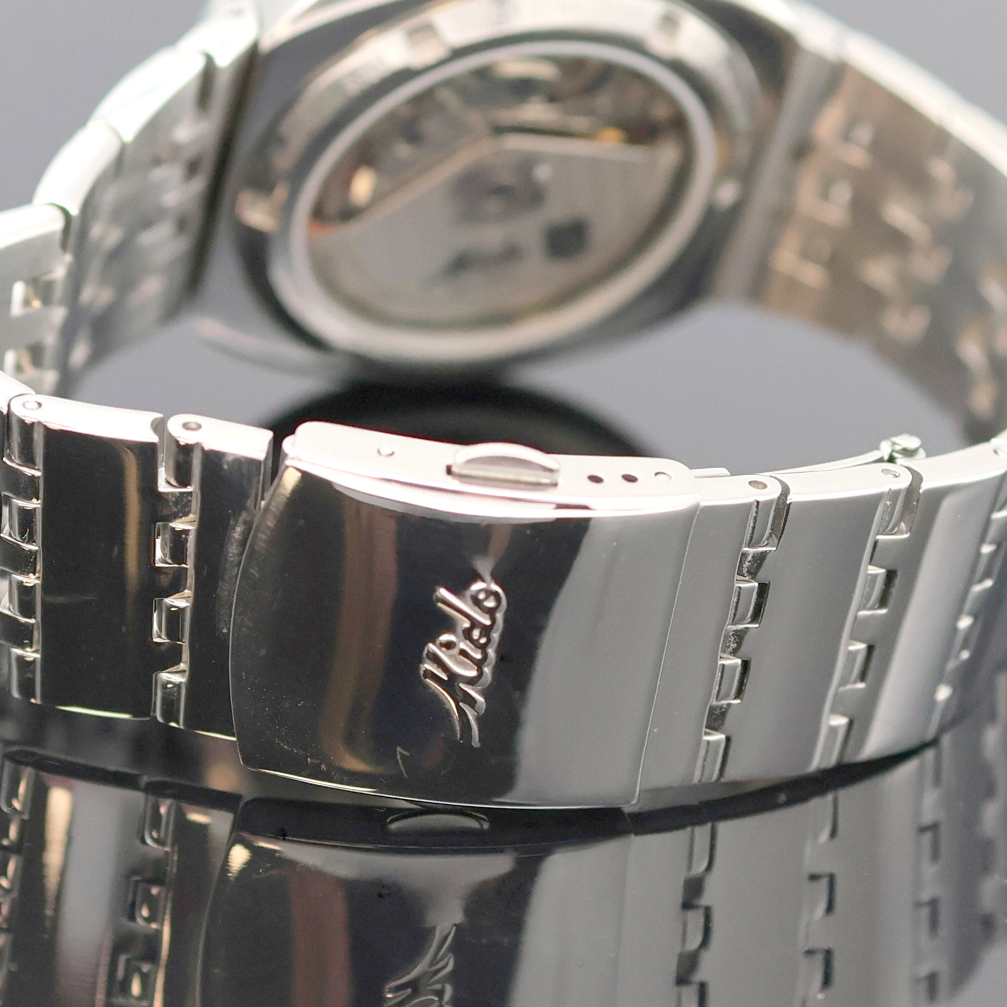 Detail e: MIDO All Dial Armbandchronograph Referenz 8360, Schweiz um 2015, Edelstahlgeh. inkl. Gliederband m. Faltschl., Boden u. Krone verschr., weißes ...