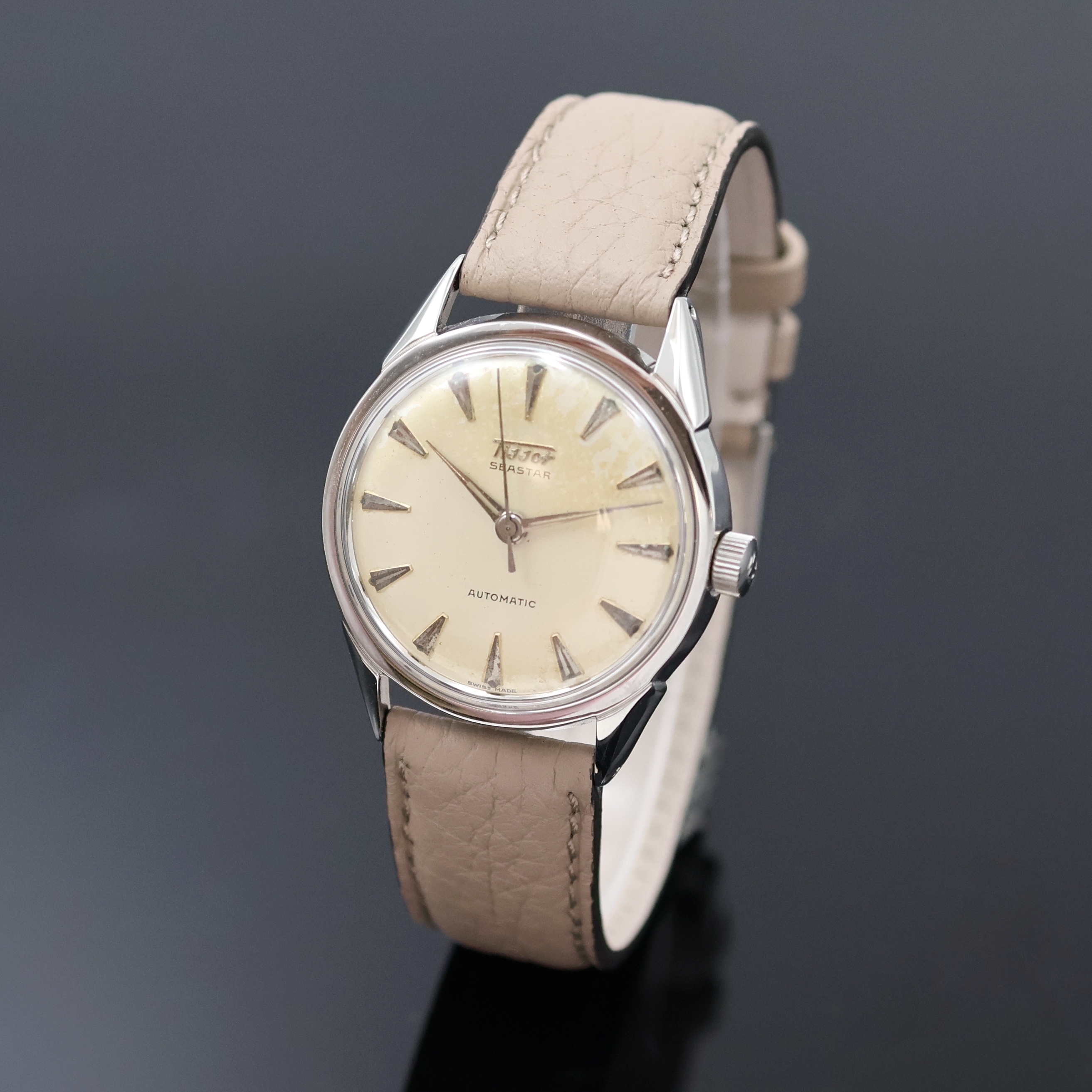 Detail a: TISSOT Seastar Armbanduhr in Stahl, Schweiz 1950er Jahre, Automatik, Boden verschr., silb. Zifferbl. pat./fl., aufges. Std.-Ind., silb. Zeiger, Kal. ...