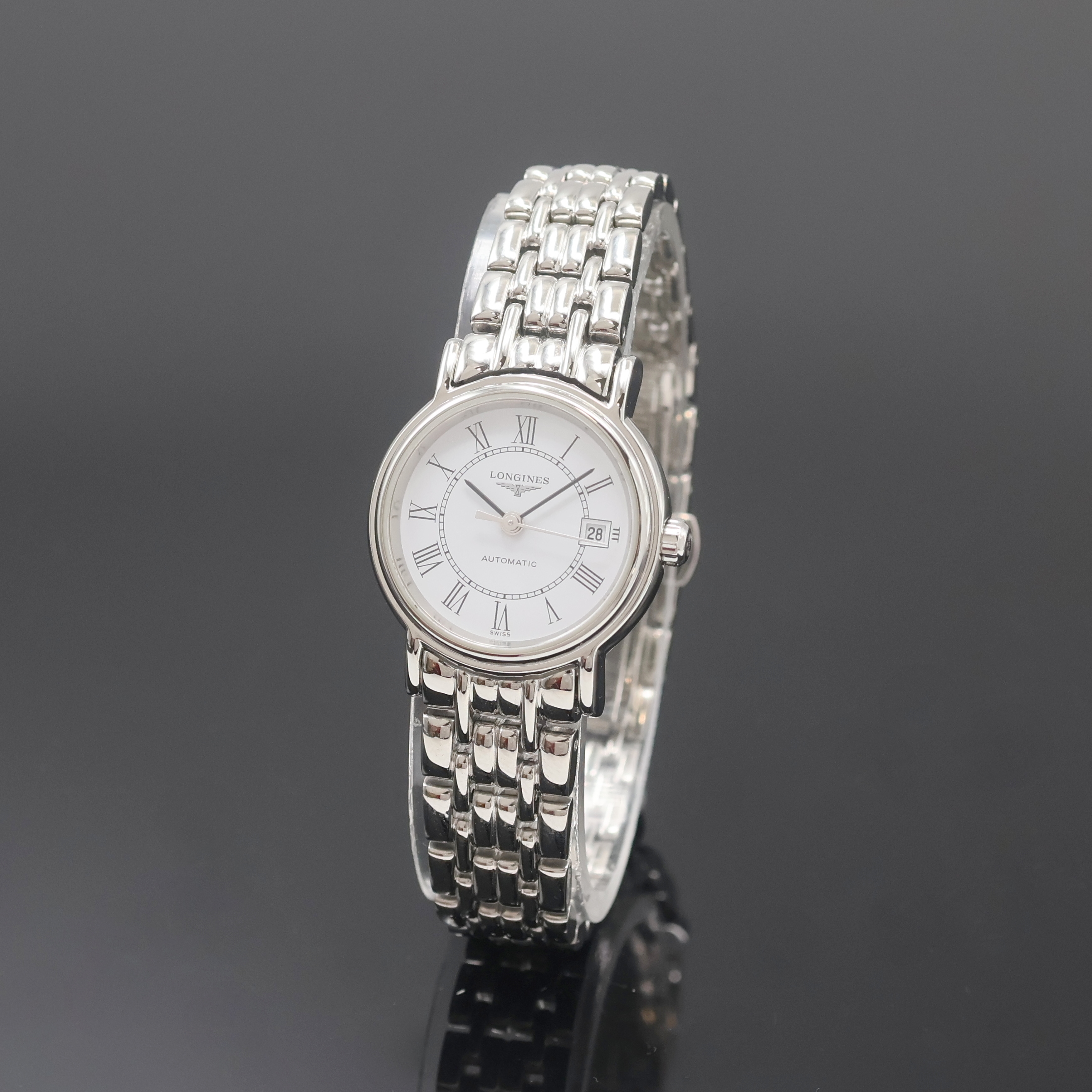 Image 27054550 - LONGINES Presence Damenarmbanduhr in Stahl Referenz L4.321.4, Schweiz um 2010, ...