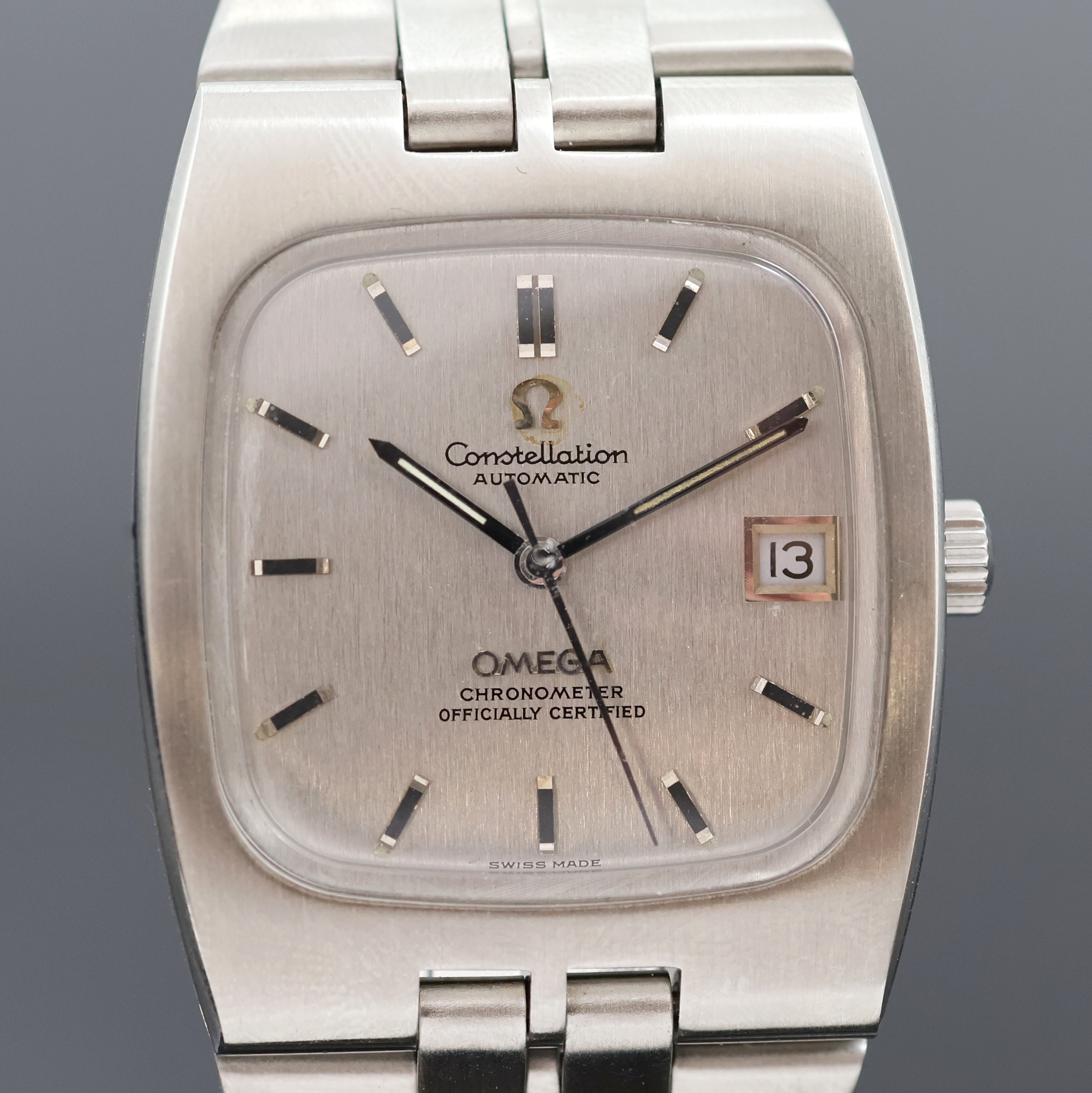 Detail c: OMEGA Constellation Chronometer Referenz 168.047, Schweiz um 1970, Automatik, 4-fach verschr. Edelstahlgeh., integr. orig. Band Ref. 1155/146, Boden ...