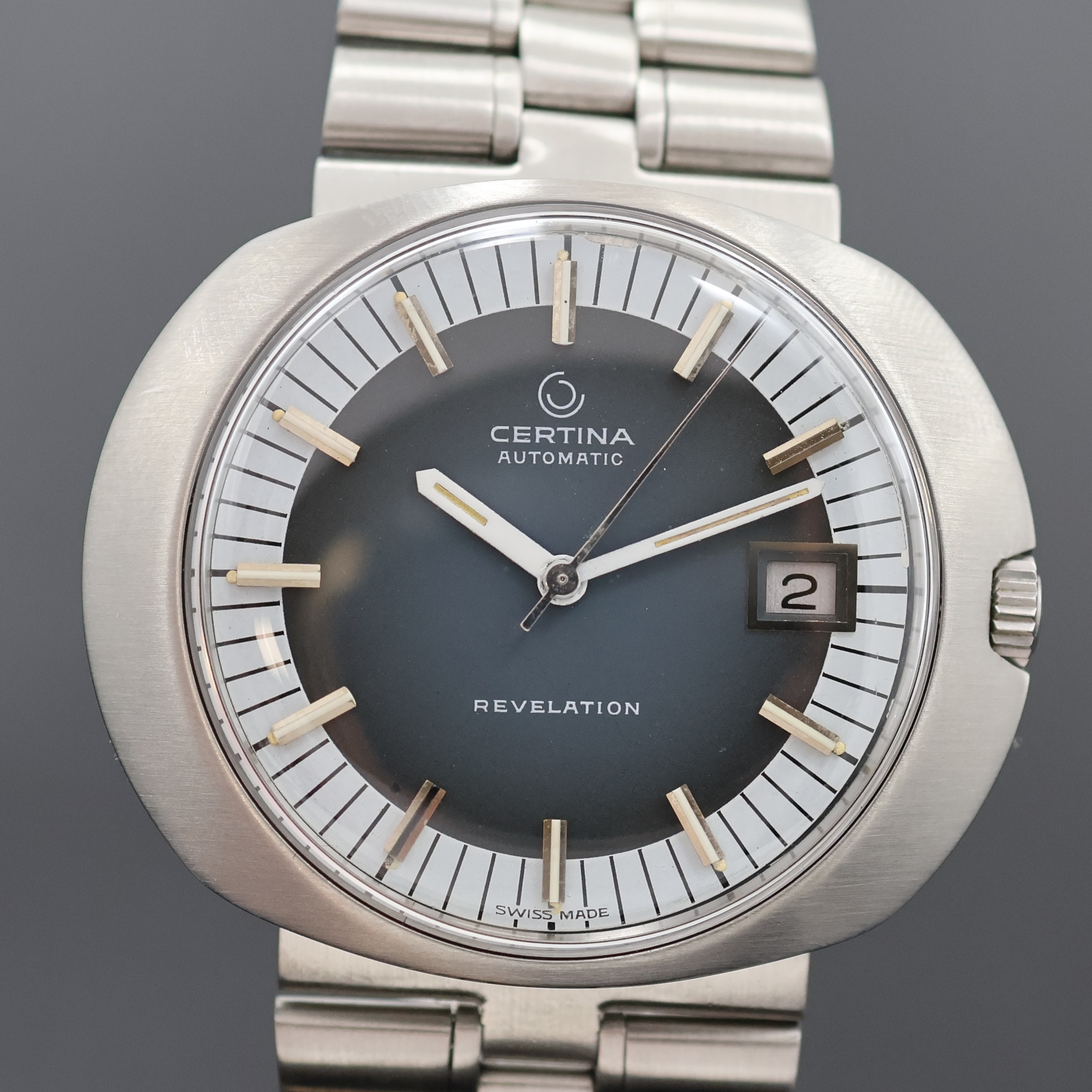 Detail b: CERTINA Revelation Herrenarmbanduhr Referenz 5801 185, Schweiz um 1970, Automatik, Einschalengeh. in Edelstahl, orig. Krone, orig. Certina Stahlband ...