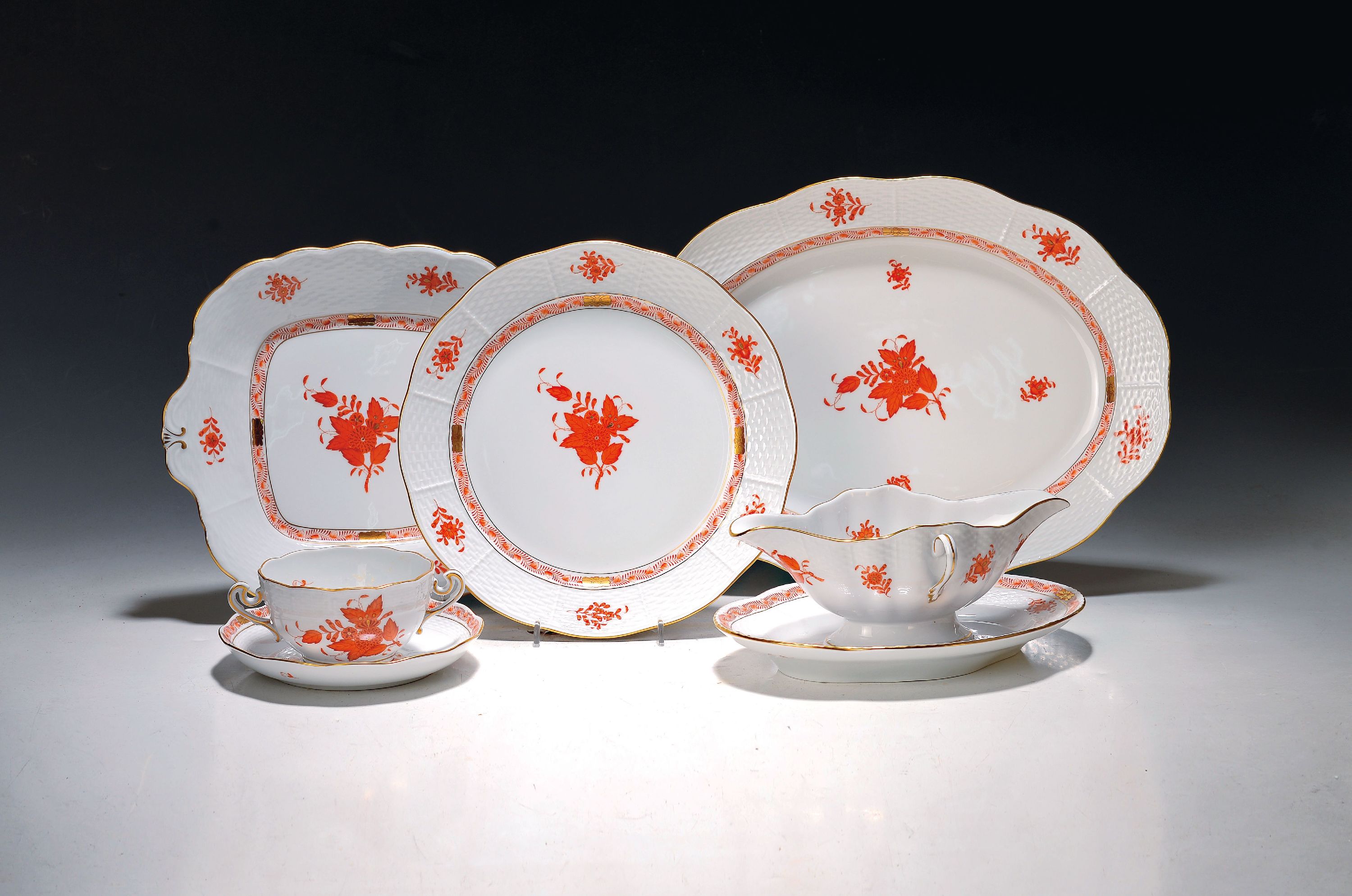 Image 27054560 - Speiseservice für 12 Personen, Herend Ungarn, Dekor Apponiy eisenrot, 12 flache Teller, ...