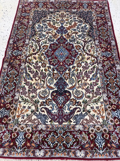 27054528e - Esfahan fein, Persien, Ende 20.Jhd, Korkwolle mit und auf Seide, ca. 167 x 108 cm,ca. ...