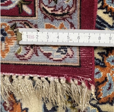 27054528f - Esfahan fein, Persien, Ende 20.Jhd, Korkwolle mit und auf Seide, ca. 167 x 108 cm,ca. ...