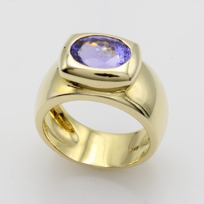 27054551a - Ring mit Tansanit, GG 585/000, ovaler Tansanit in rechteckiger Fassung ca. 4.45 ct, RW ...