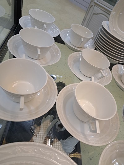 27054562e - Speiseservice, KPM Berlin, Modell Kurland weiß, 10 flache Teller, 10 tiefe Teller, 10 ...