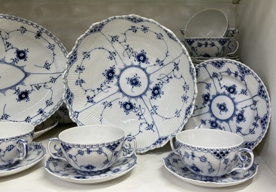 27054563a - Dining service, Kgl. Copenhagen, Musselmalet full lace decor, 12 plates, 12 soup bowls ...