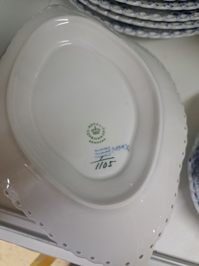 27054563f - Dining service, Kgl. Copenhagen, Musselmalet full lace decor, 12 plates, 12 soup bowls ...