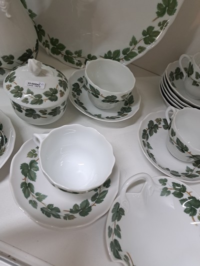 27054580b - Kaffeeservice, Hutschenreuther, 20. Jh., Weinlaubdekor, Kanne, Zuckerdose, ...