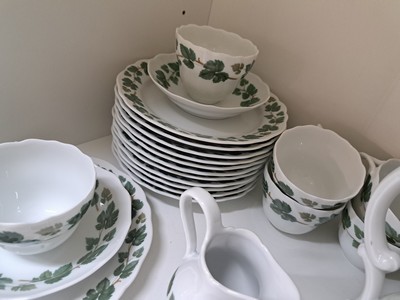 27054580f - Kaffeeservice, Hutschenreuther, 20. Jh., Weinlaubdekor, Kanne, Zuckerdose, ...