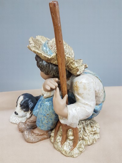 27054598l - 2 große Porzellanfiguren, Lladro Spanien, 20. Jh., dösender Hütejunge mit Hund, H. ...