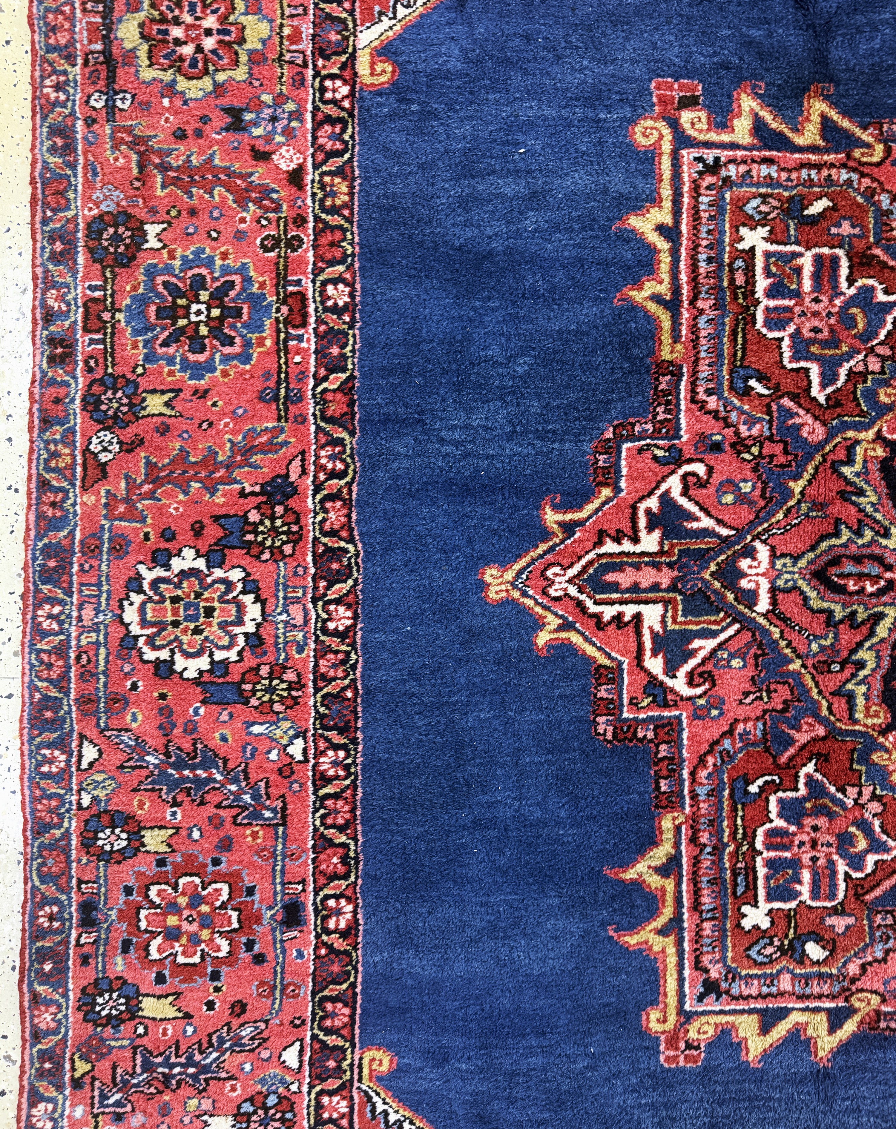 Detail c: Heriz, Persien, Mitte 20.Jhd, Wolle auf Baumwolle, ca. 345 x 255 cm, EHZ: 1-2