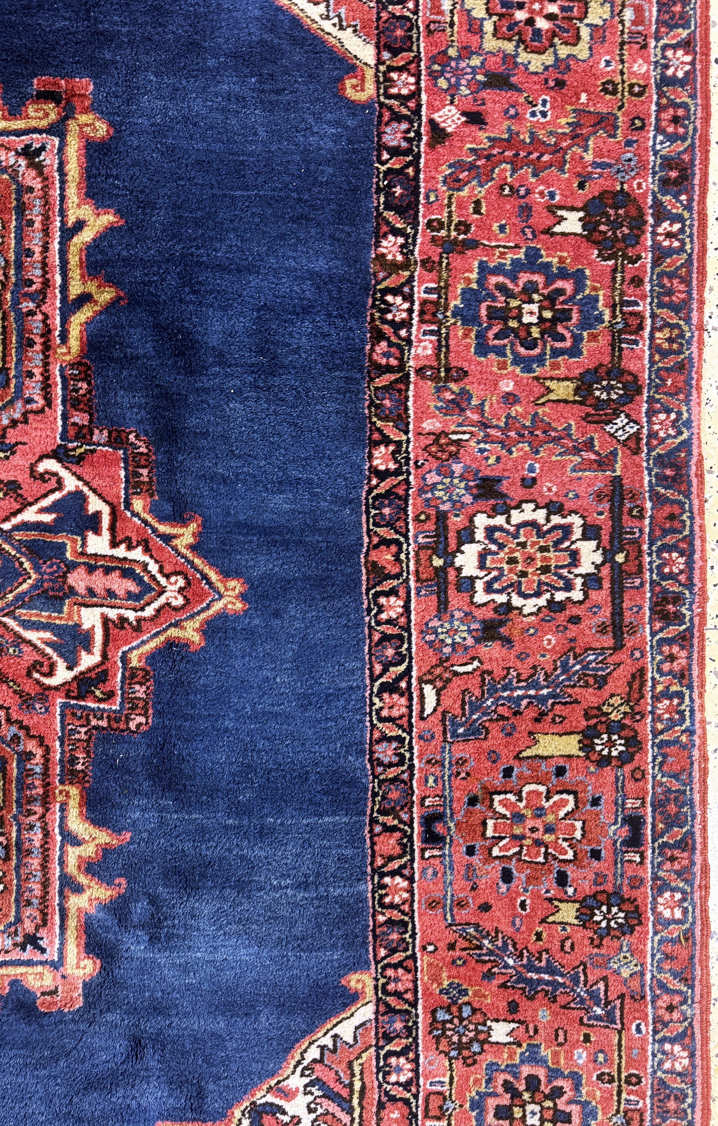 Detail e: Heriz, Persien, Mitte 20.Jhd, Wolle auf Baumwolle, ca. 345 x 255 cm, EHZ: 1-2