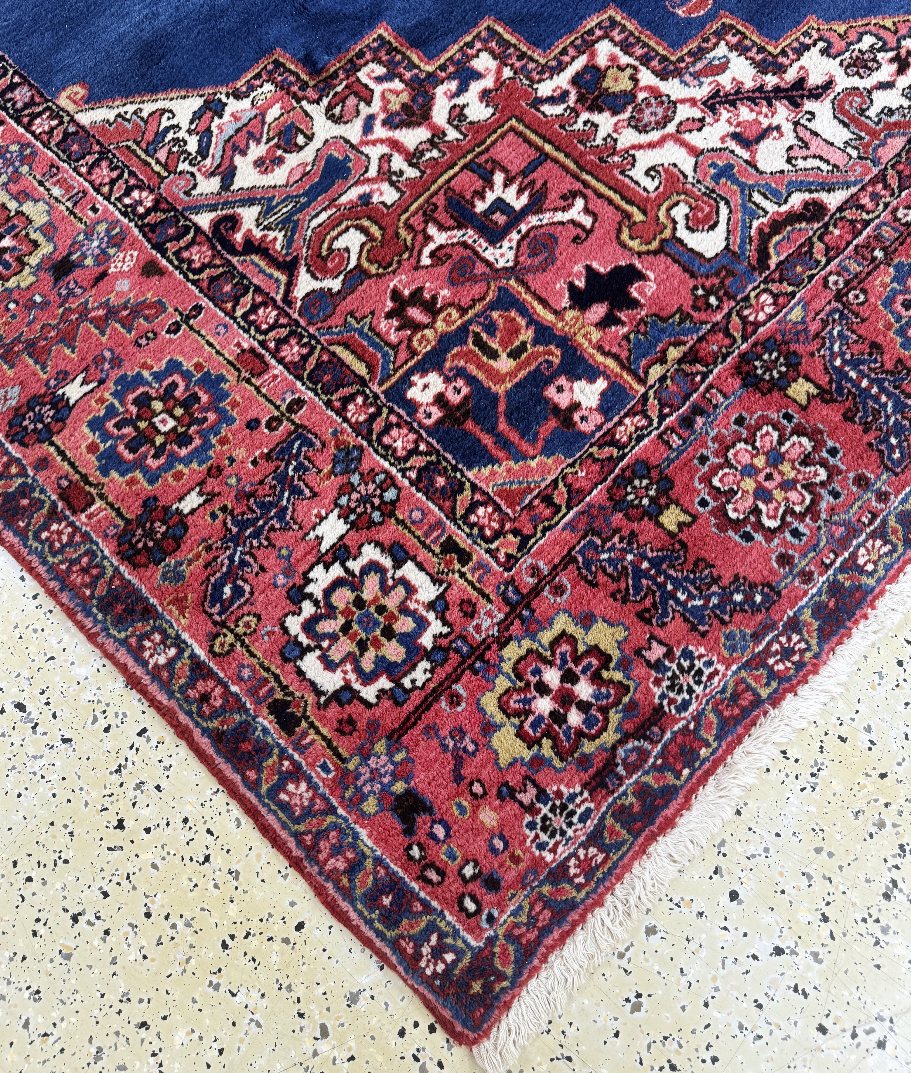 Detail g: Heriz, Persien, Mitte 20.Jhd, Wolle auf Baumwolle, ca. 345 x 255 cm, EHZ: 1-2
