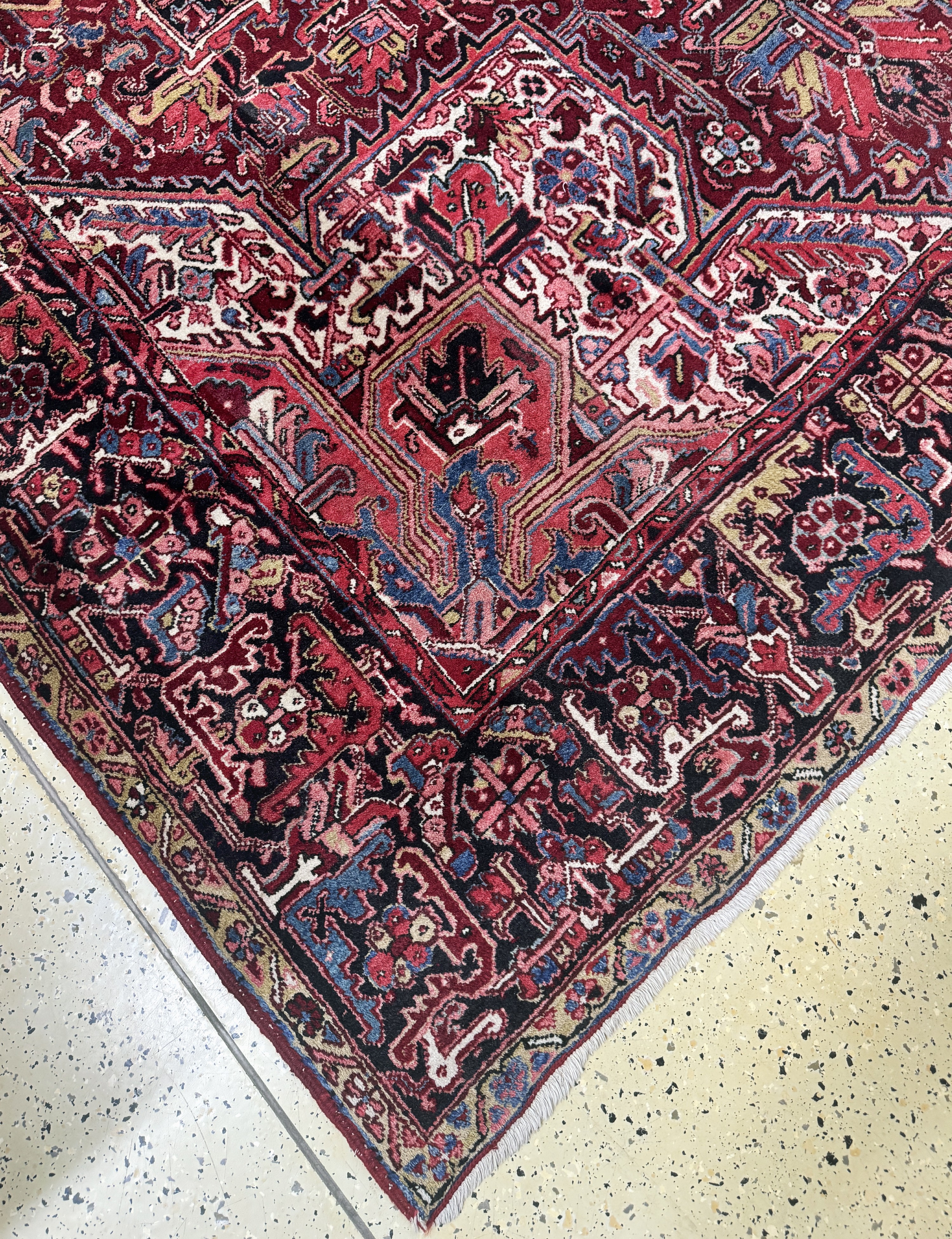 Detail c: Heriz, Persien, Mitte 20.Jhd, Wolle auf Baumwolle, ca. 365 x 255 cm, EHZ: 2