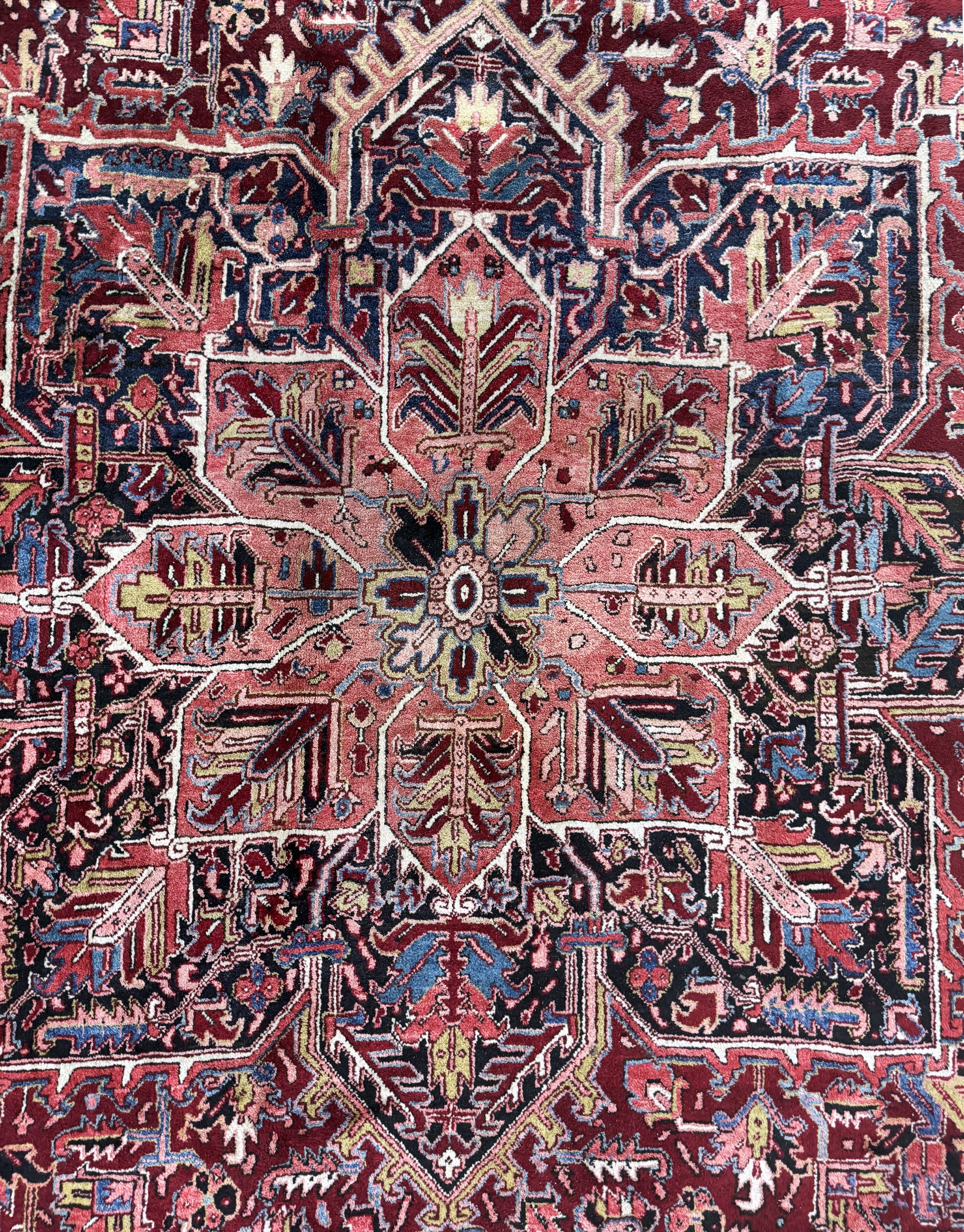 Detail d: Heriz, Persien, Mitte 20.Jhd, Wolle auf Baumwolle, ca. 365 x 255 cm, EHZ: 2