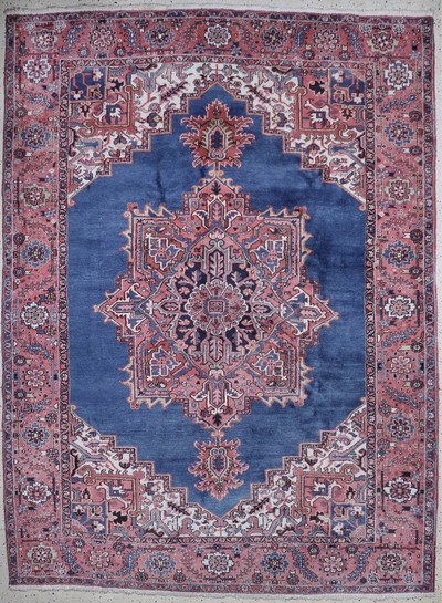 Image Heriz, Persien, Mitte 20.Jhd, Wolle auf Baumwolle, ca. 345 x 255 cm, EHZ: 1-2 ...