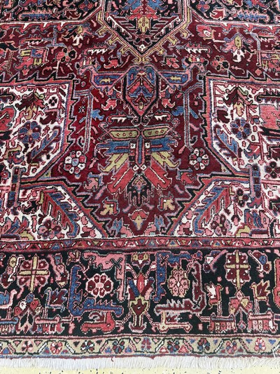 27054646b - Heriz, Persien, Mitte 20.Jhd, Wolle auf Baumwolle, ca. 365 x 255 cm, EHZ: 2 ...