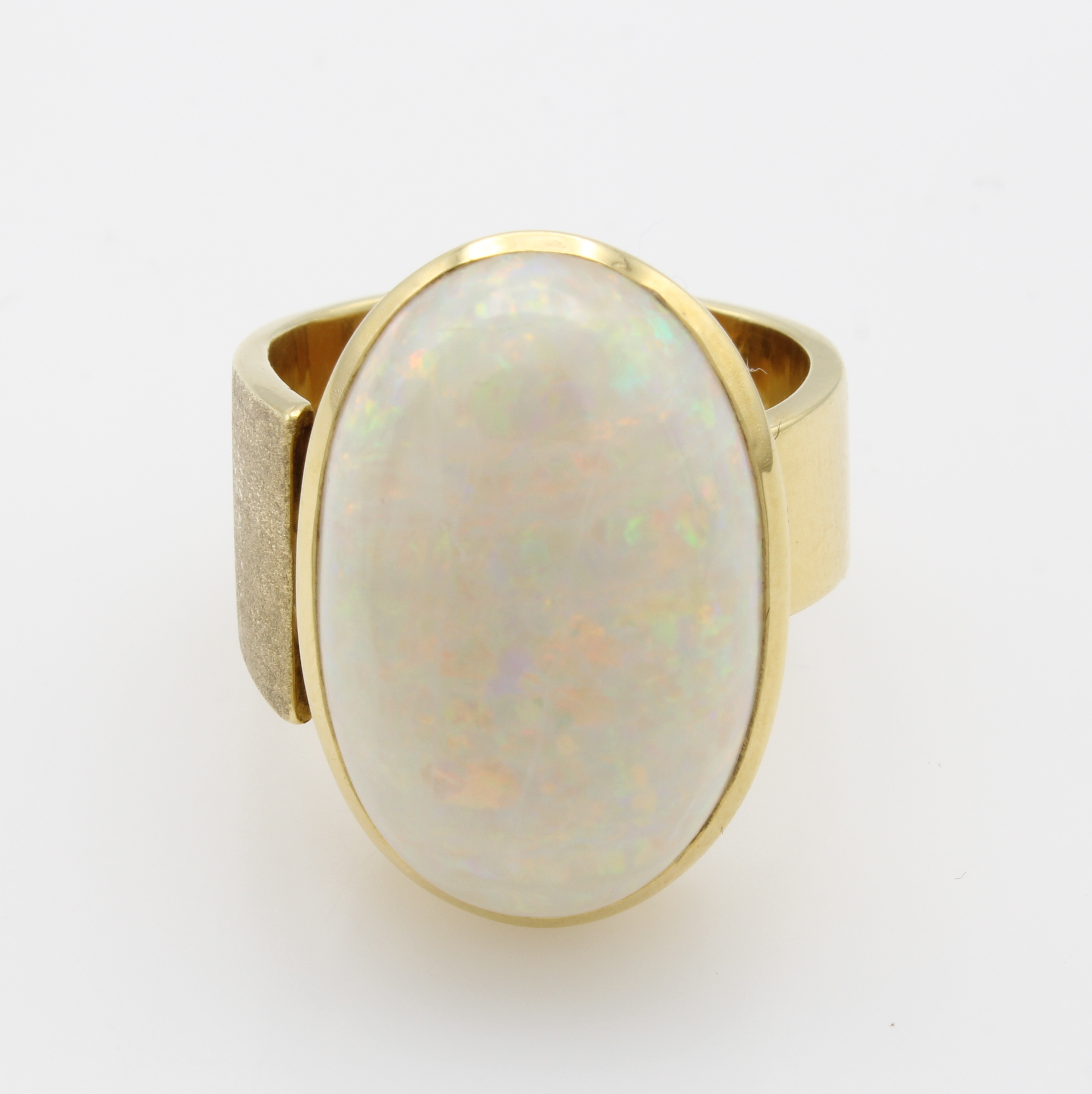 Image 27054811 - Ring mit Opal, GG 750/000, Schiene z.T. matt. u. asymmetrisch anges., Opal m. schönem ...
