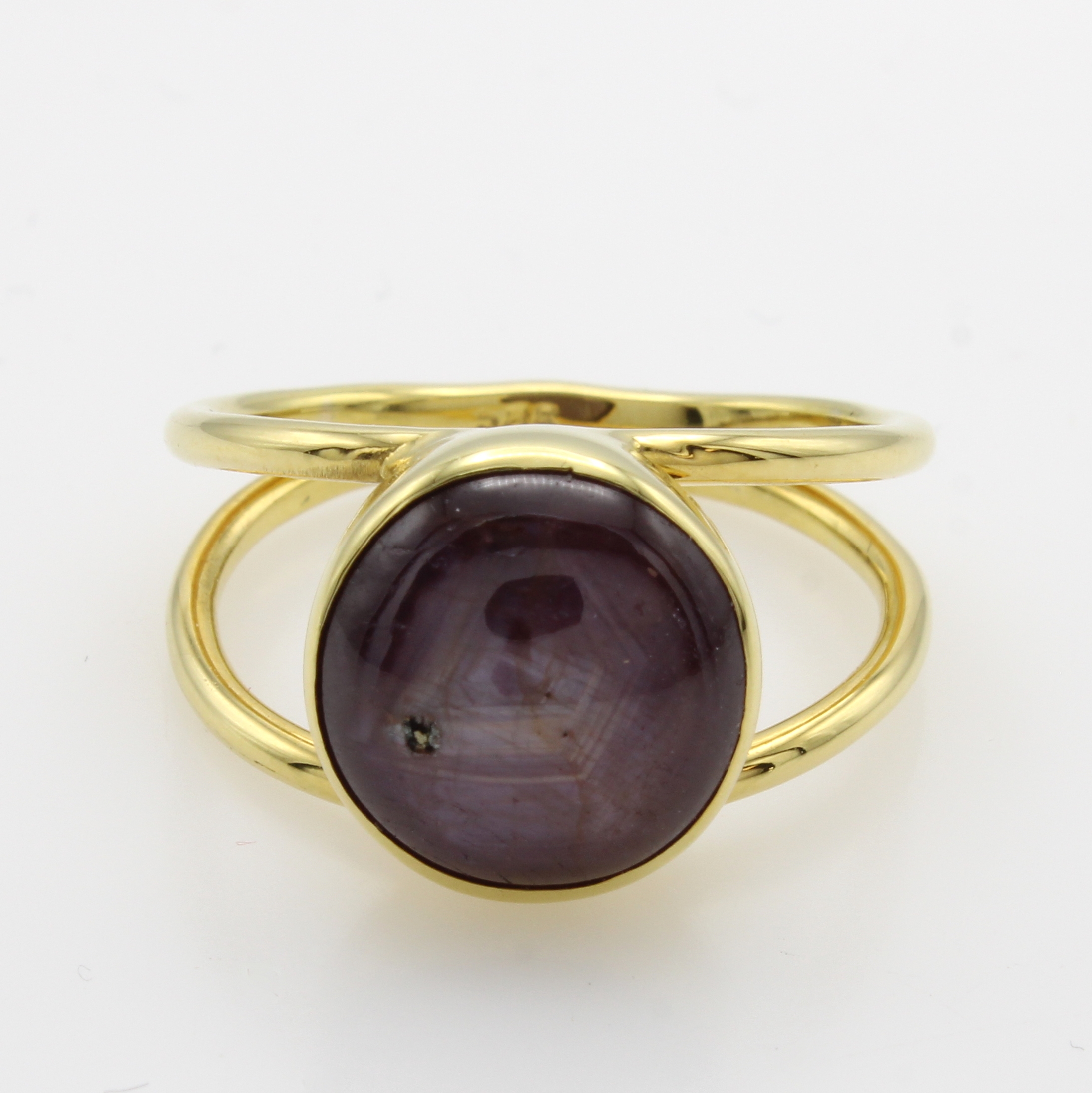 Image 27054864 - Ring mit Sternrubin, GG 585/000, Rubin ca. 10 ct. 2-rhg. Schiene, RW ca. 57 ...
