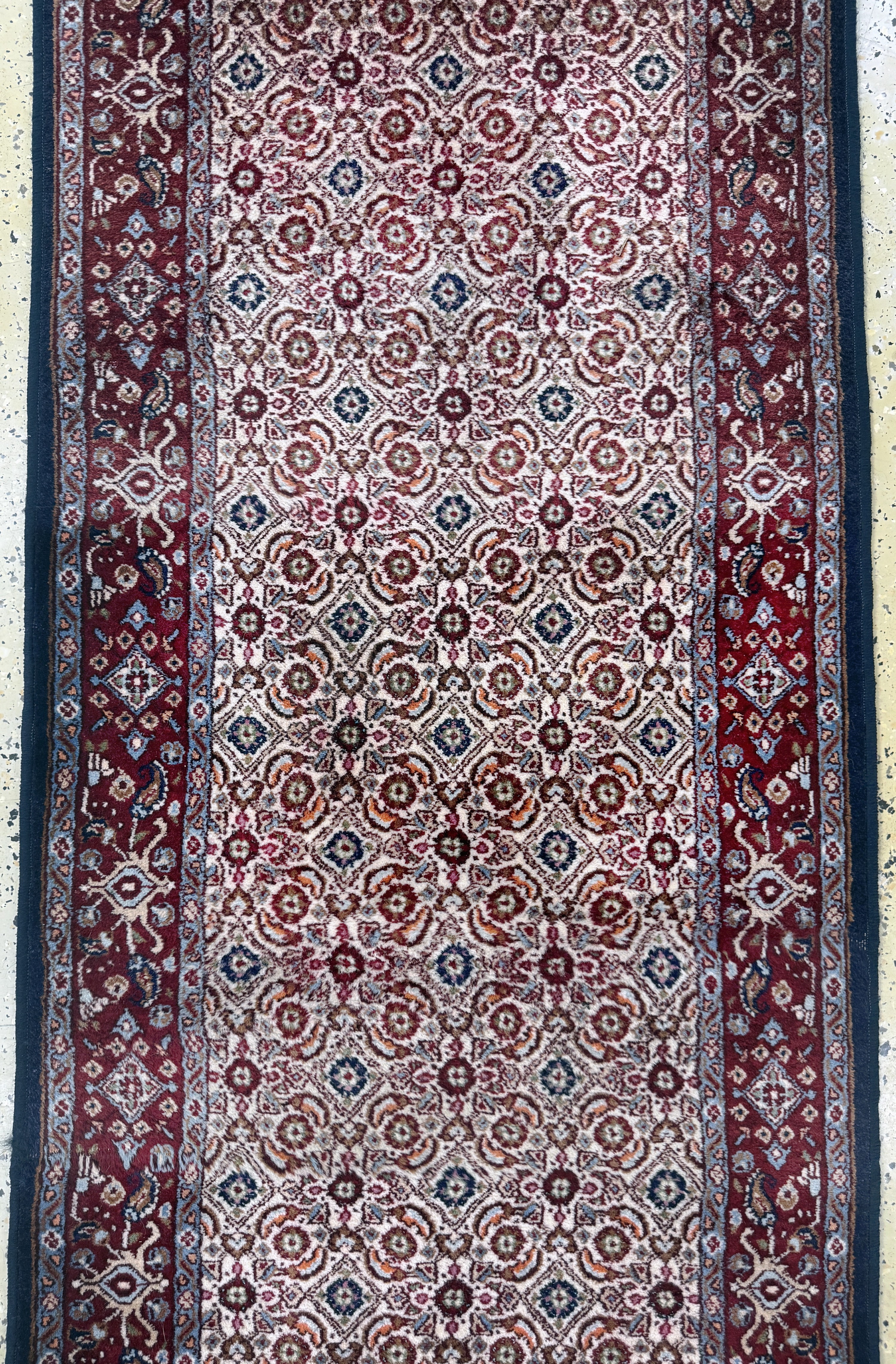 Detail b: Mud, Persien, Ende 20.Jhd, Wolle auf Baumwolle, ca. 380 x 80 cm, Reinigungsbedürftig, EHZ: 2