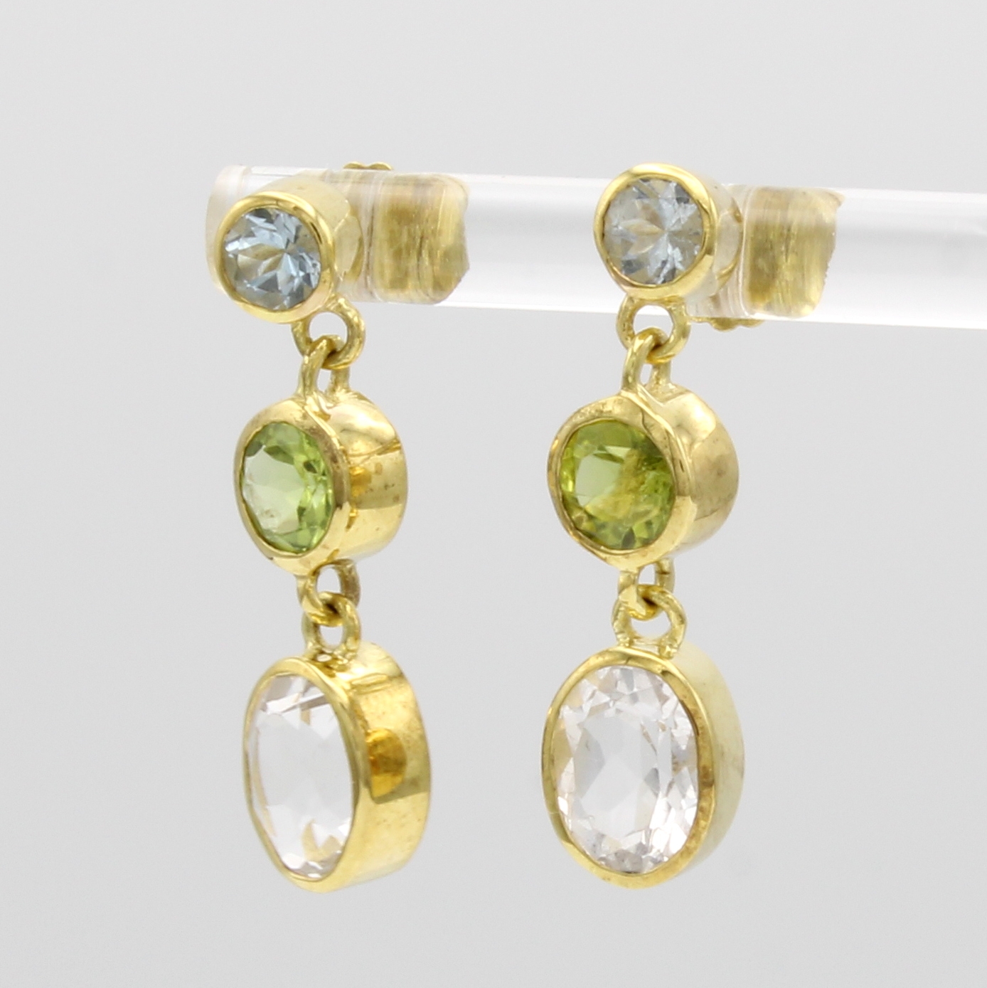 Image 27054888 - Paar Ohrstecker mit Aquamarinen und Peridots, GG 585/000, 6 Farbsteine zus. ca. 4 ct ...