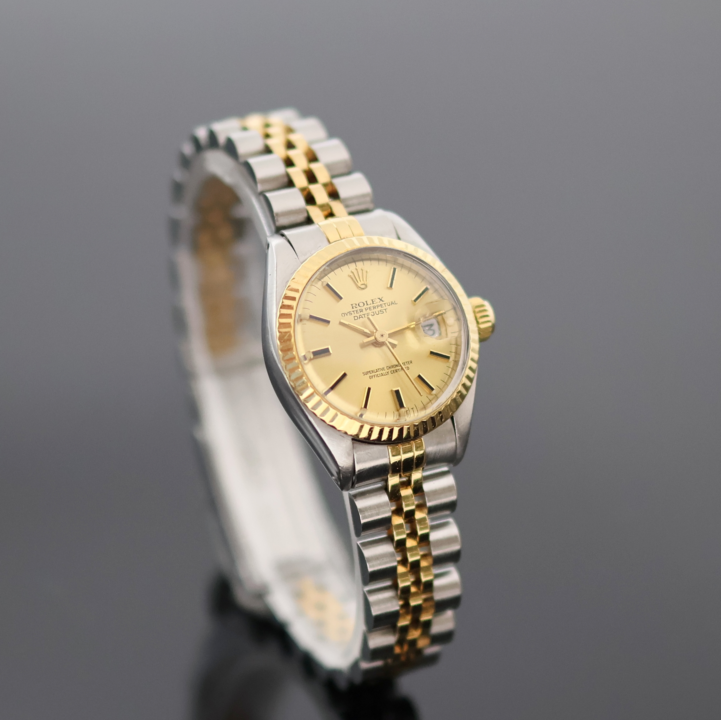 Detail b: ROLEX Datejust Damenarmbanduhr Referenz 6917, Schweiz um 1975, Automatik, Edelstahl/Gold komb. inkl. Jubileeband m. Faltschl., Boden und Krone ...