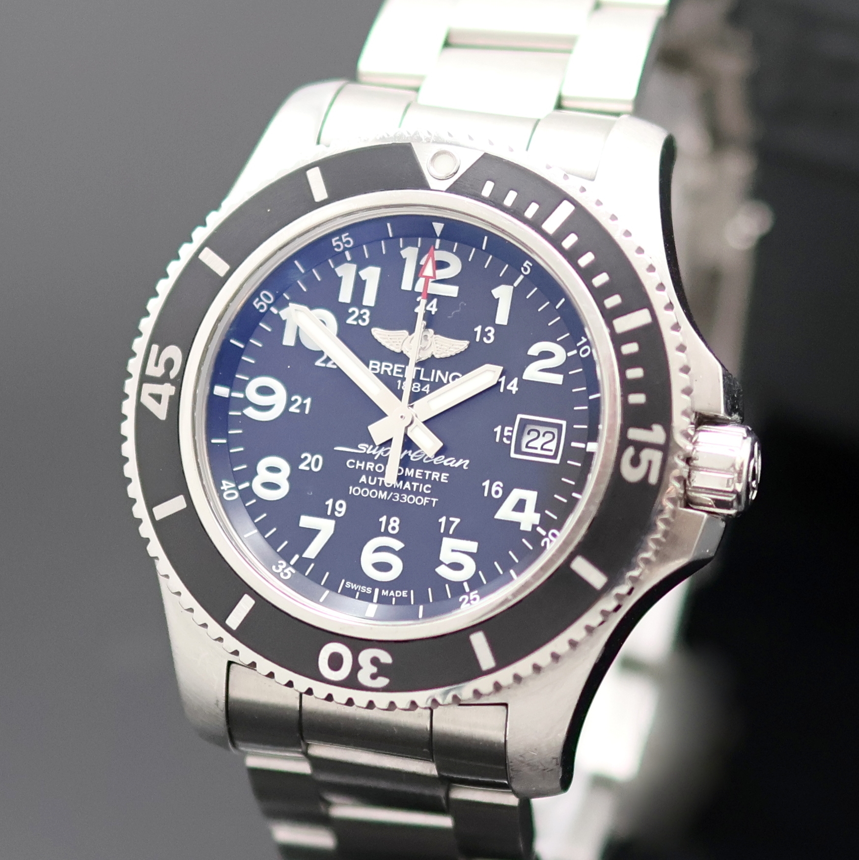 Detail a: BREITLING Herrenarmbanduhr Superocean II Referenz A17392, Automatik, Schweiz um 2017, Chronometer in Edelstahl inkl. Gliederband m. Faltschl., Boden ...