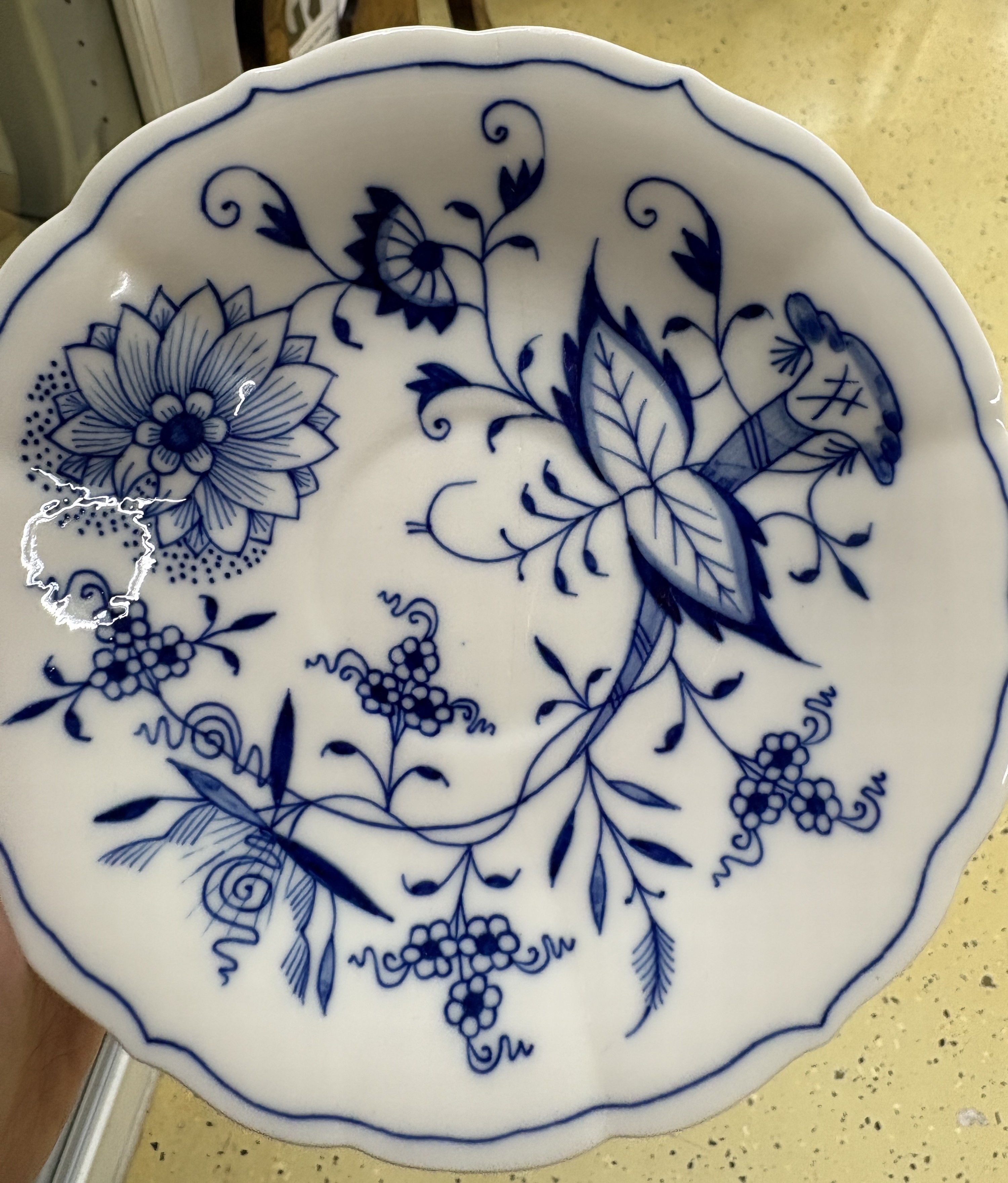 Detail k: Kaffee- und Teeservice, Meissen, 2. Hälfte 20. Jh., Zwiebelmuster, Kaffeekanne, große und kleine Zuckerdose, gr. und kl. Milchkännchen, 1 x best., ...